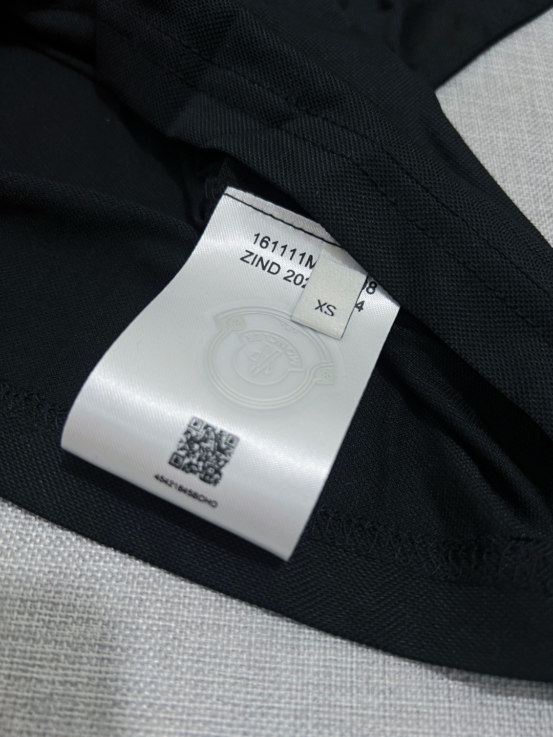 Moncler Black Logo Patch Cotton Piquet Polo Shirt（J20918A00009845569991）