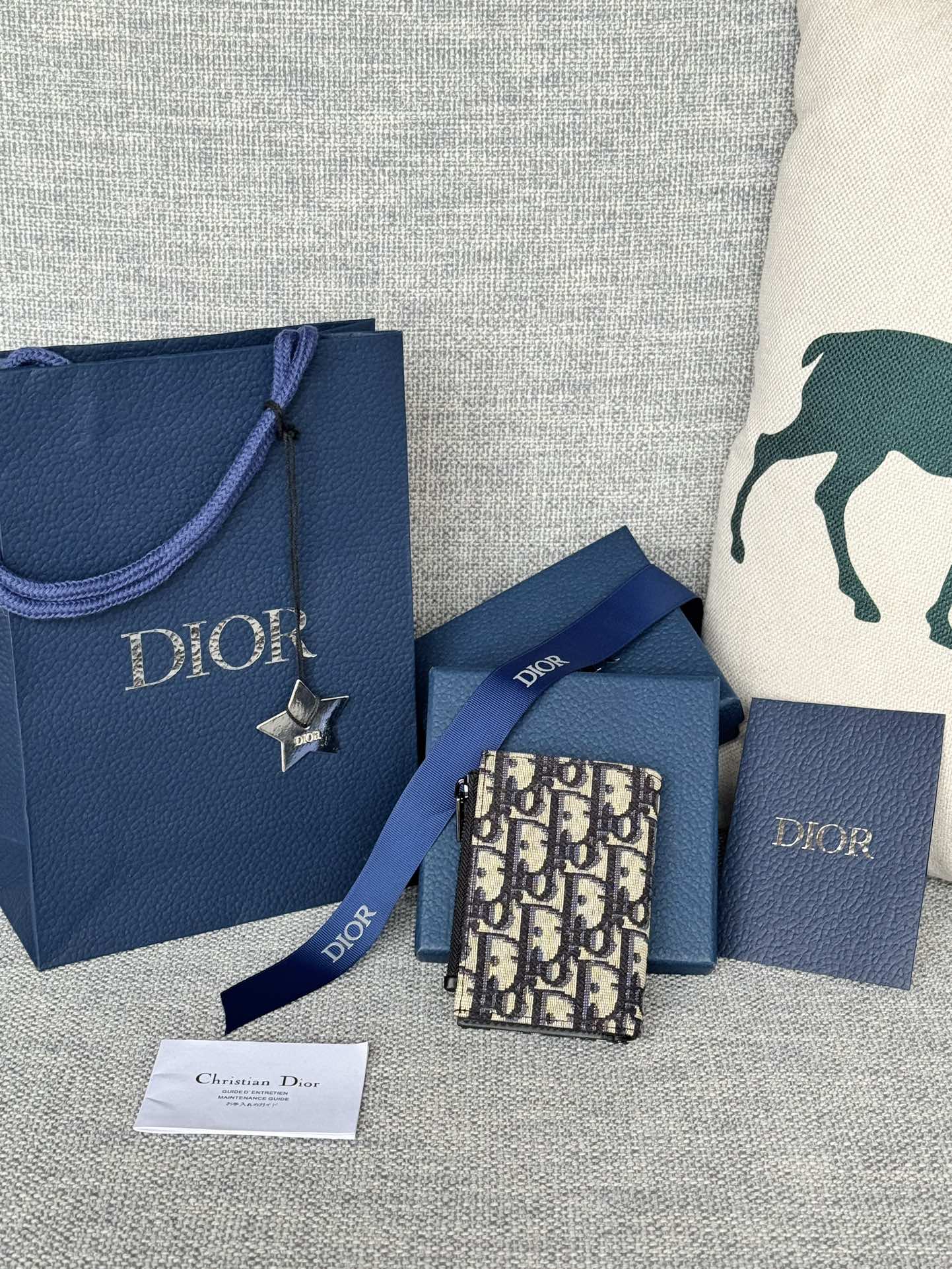 Dior Vertical Compact Card Holder（2ESBC319YSE-H05E）