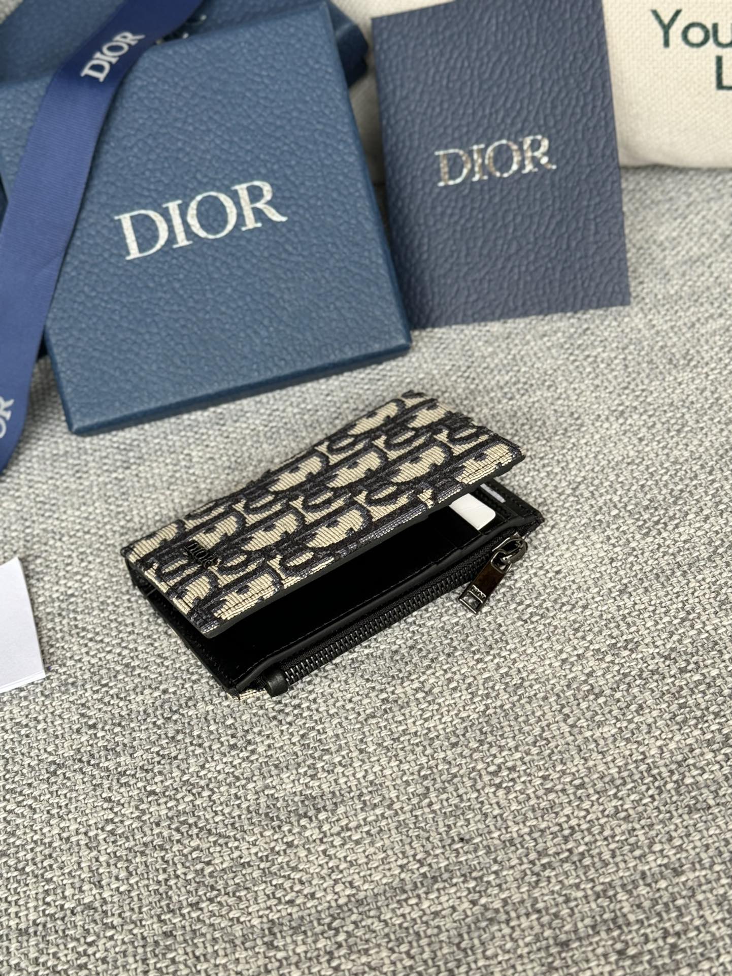 Dior Vertical Compact Card Holder（2ESBC319YSE-H05E）