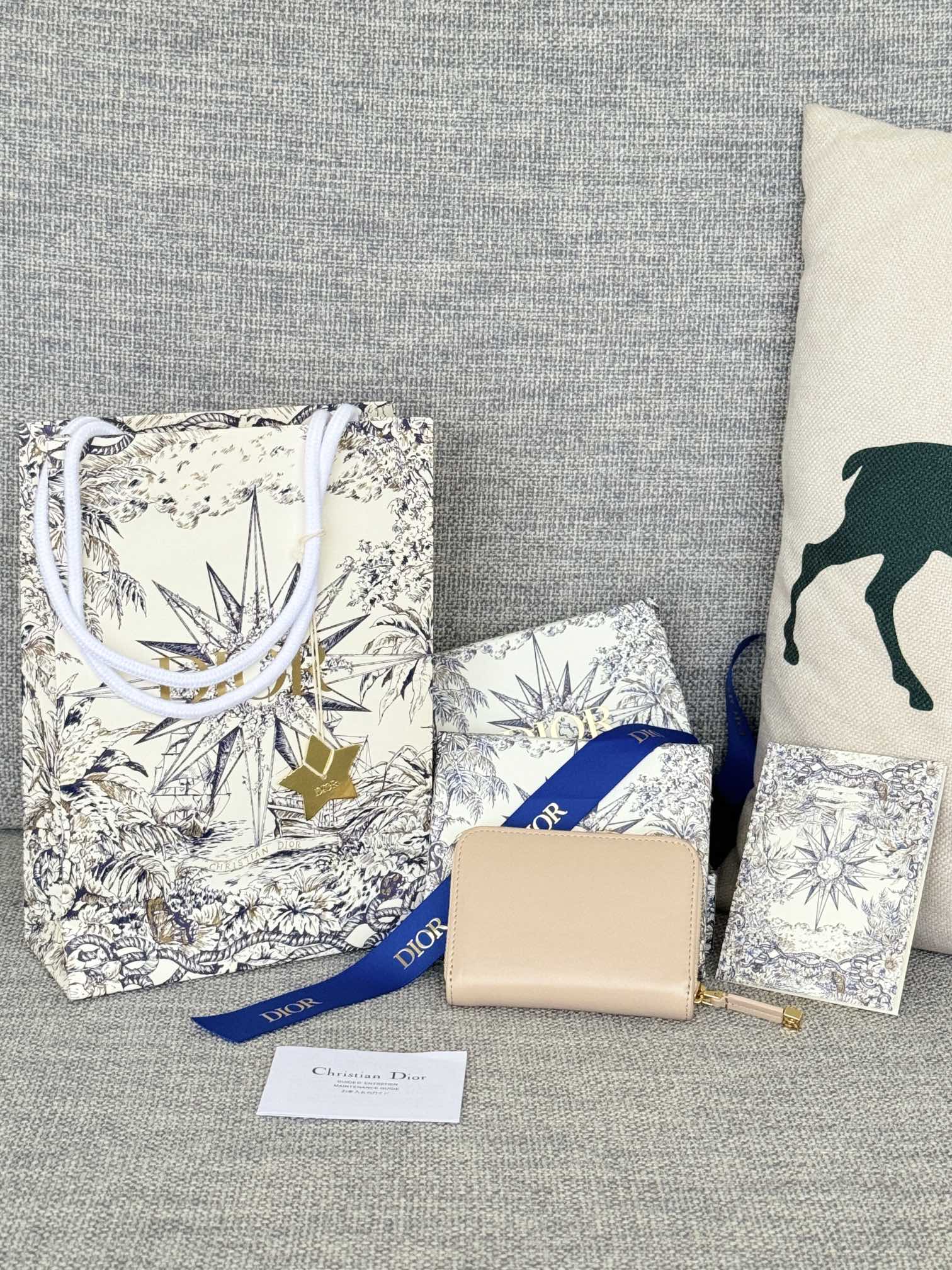 Dior Caro Leather Coin Case（A3336156）