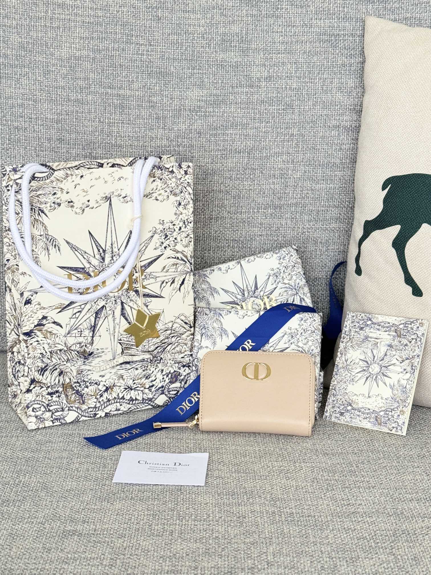 Dior Caro Leather Coin Case（A3336156）