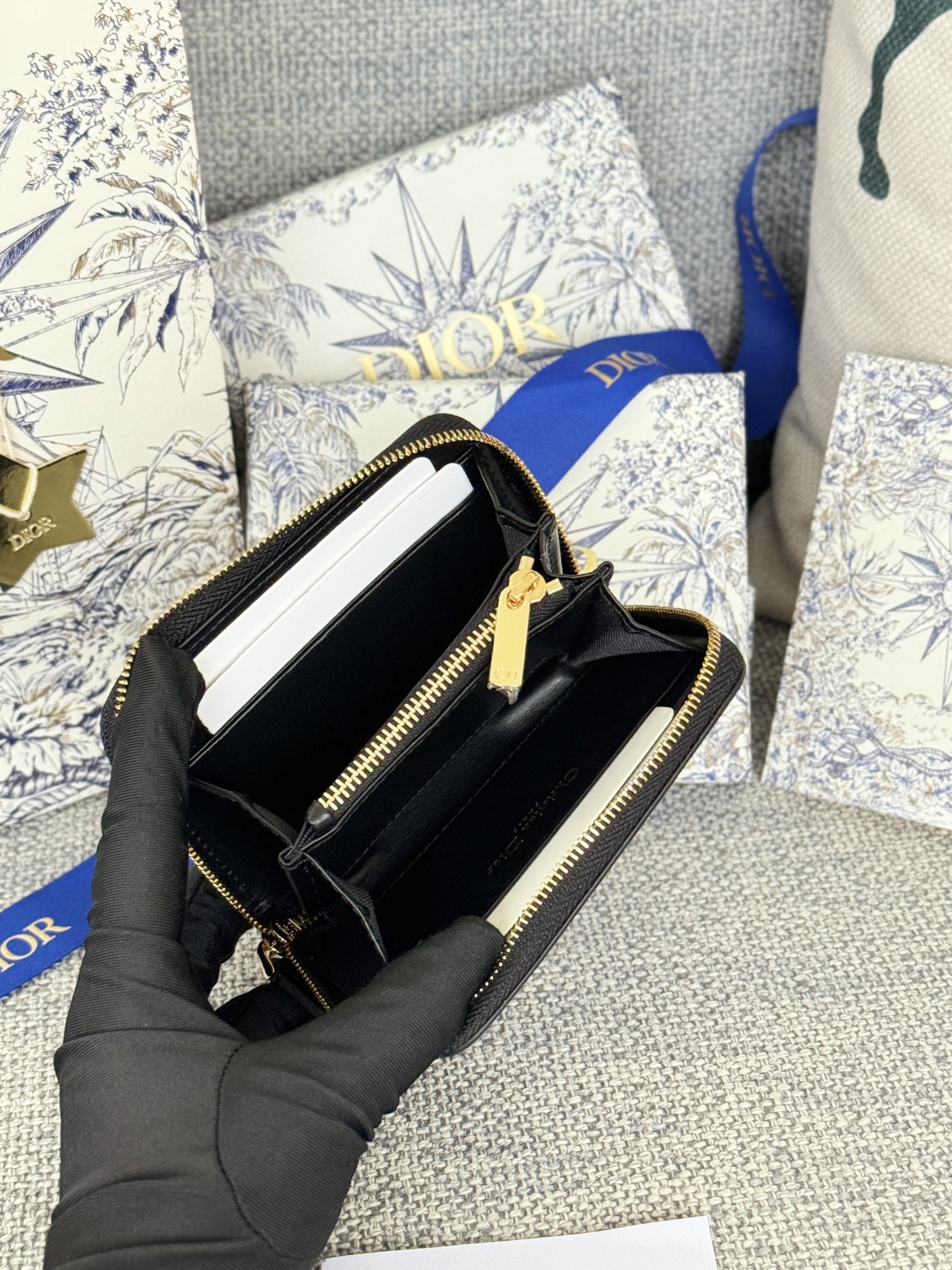 Dior Caro Leather Coin Case（A3336156）