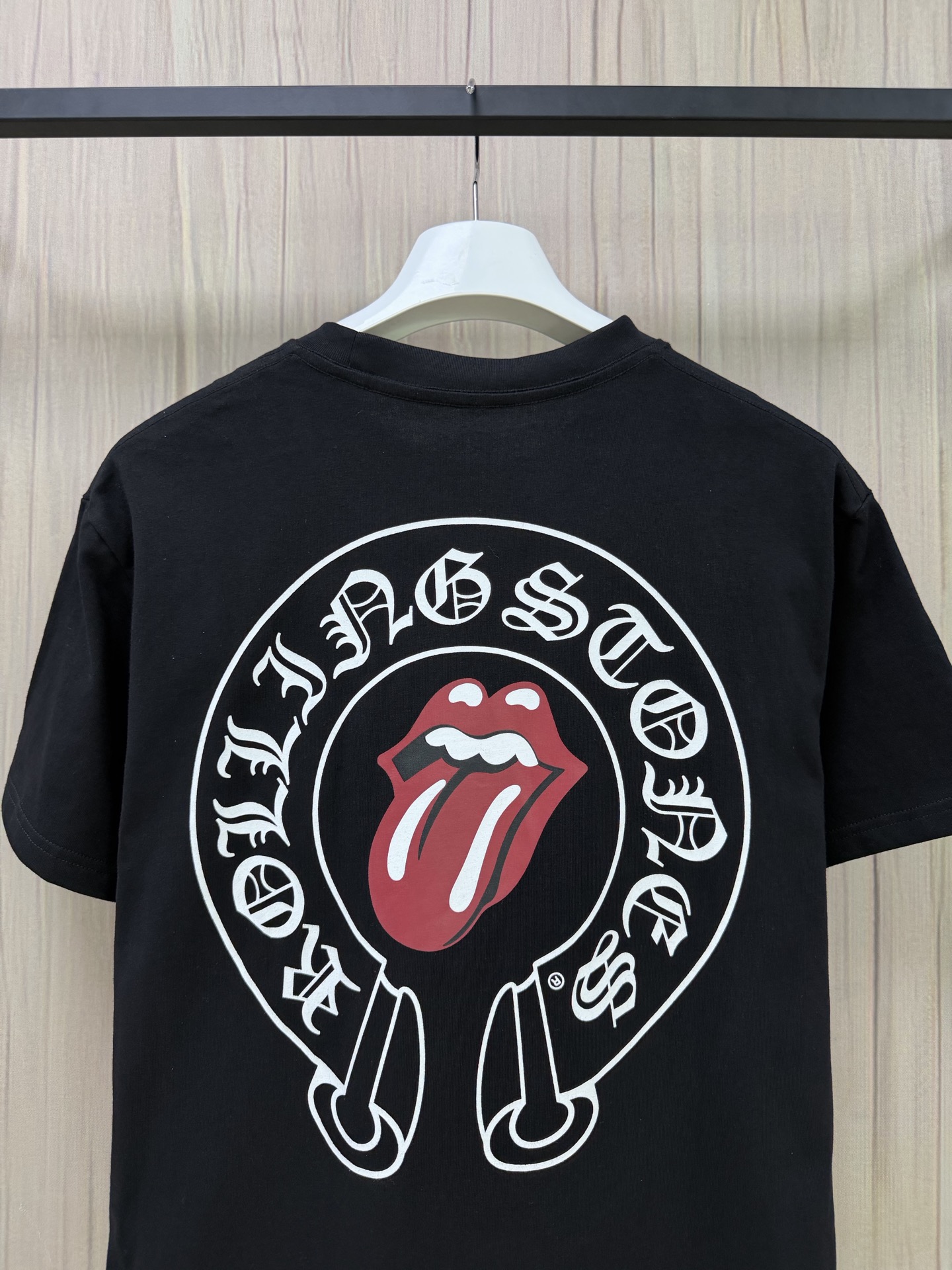 CHROME HEARTS & THE ROLLING STONES Rolling Stones Horseshoe T-Shirt（CH2026733）