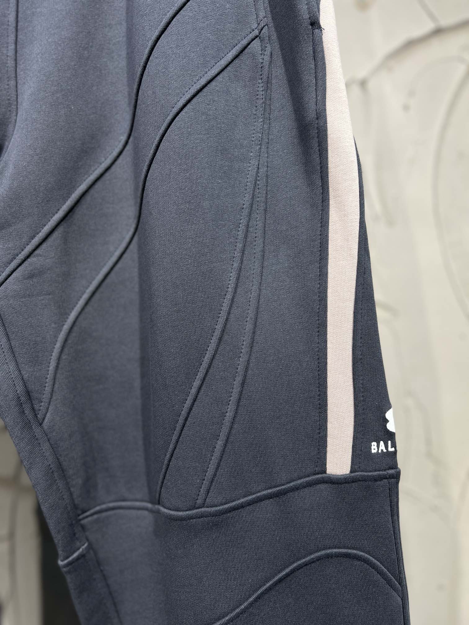 Balenciaga Biker Sweatpants (792575TQVM21070）