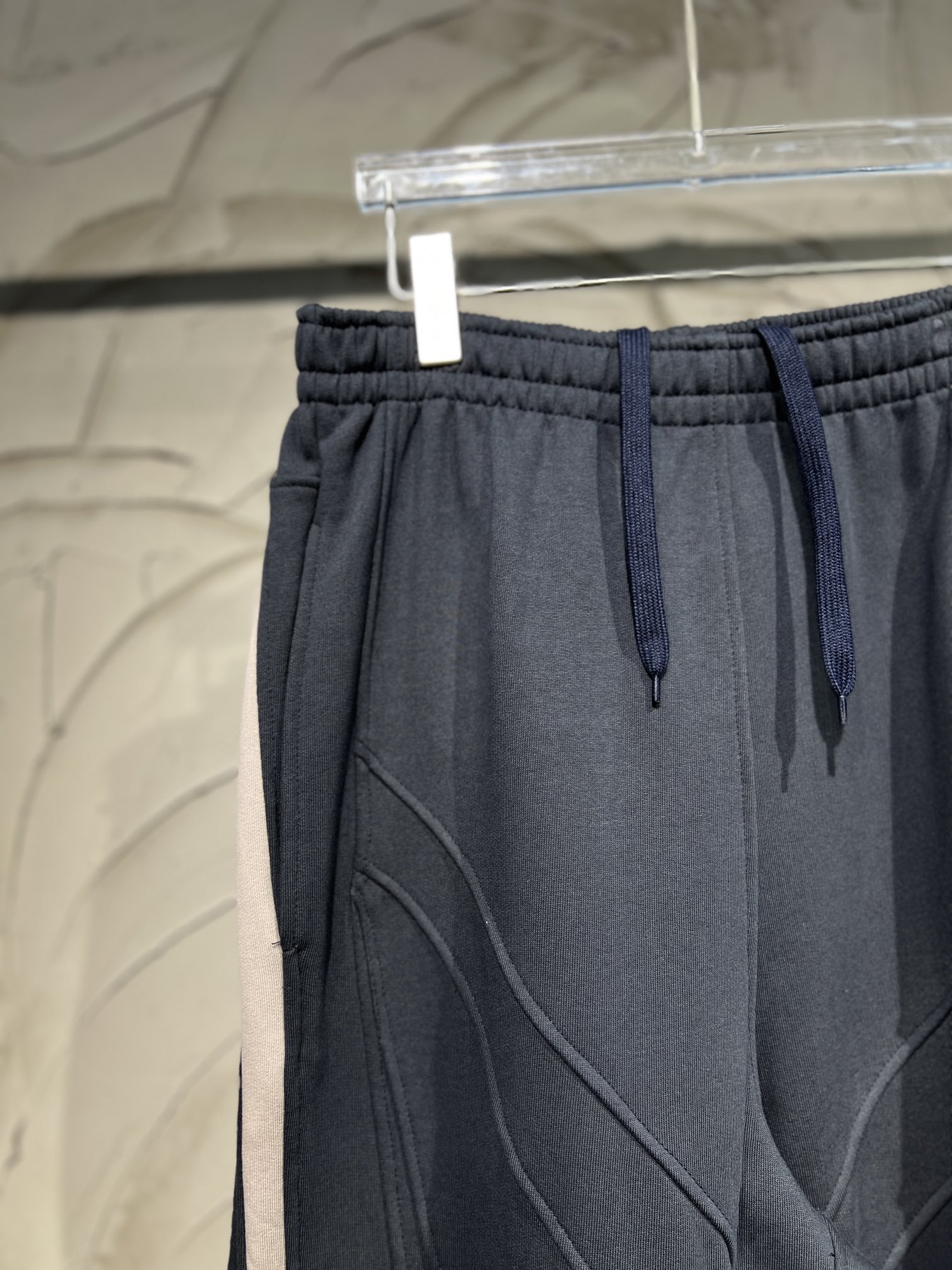 Balenciaga Biker Sweatpants (792575TQVM21070）