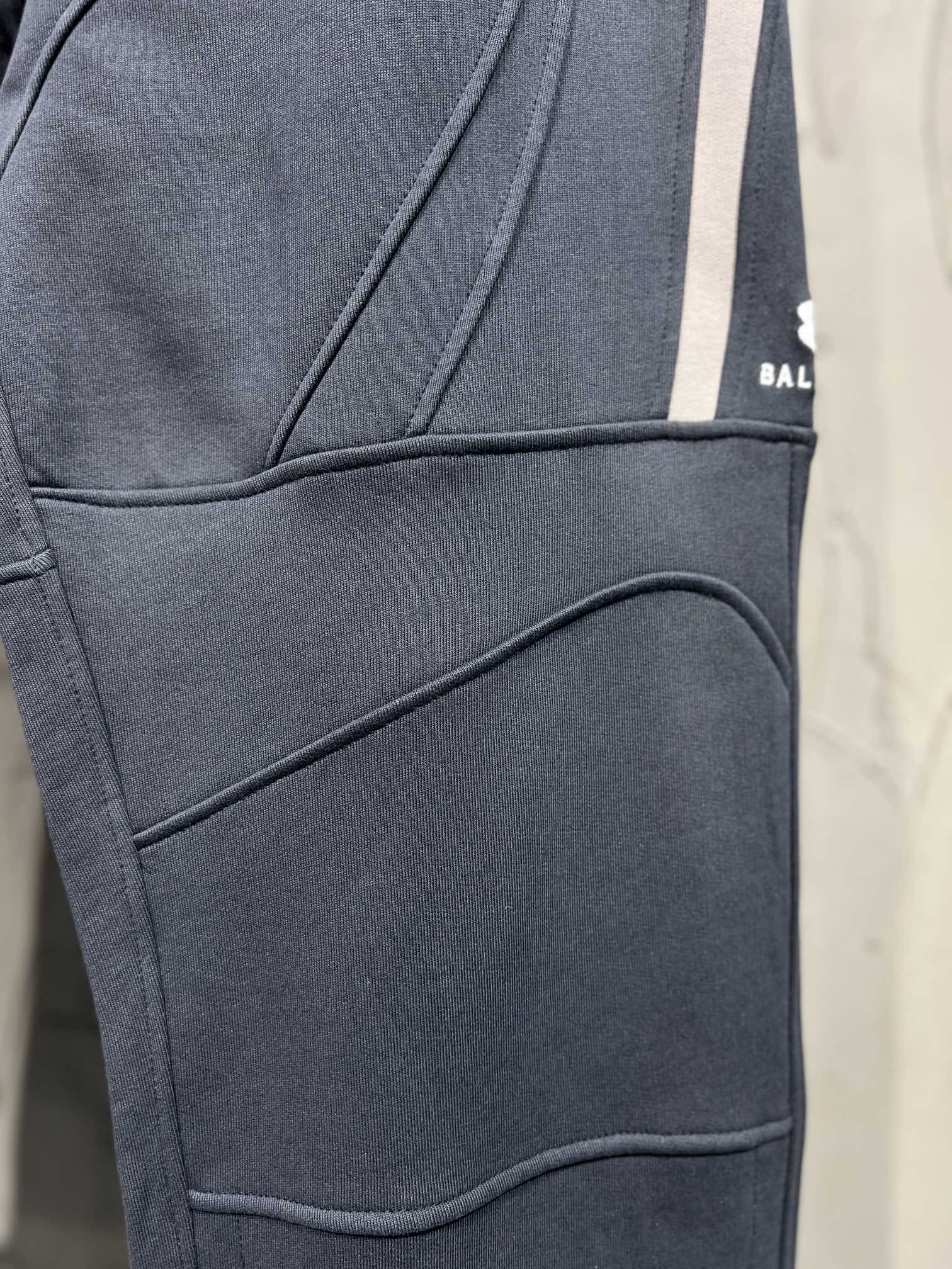 Balenciaga Biker Sweatpants (792575TQVM21070）