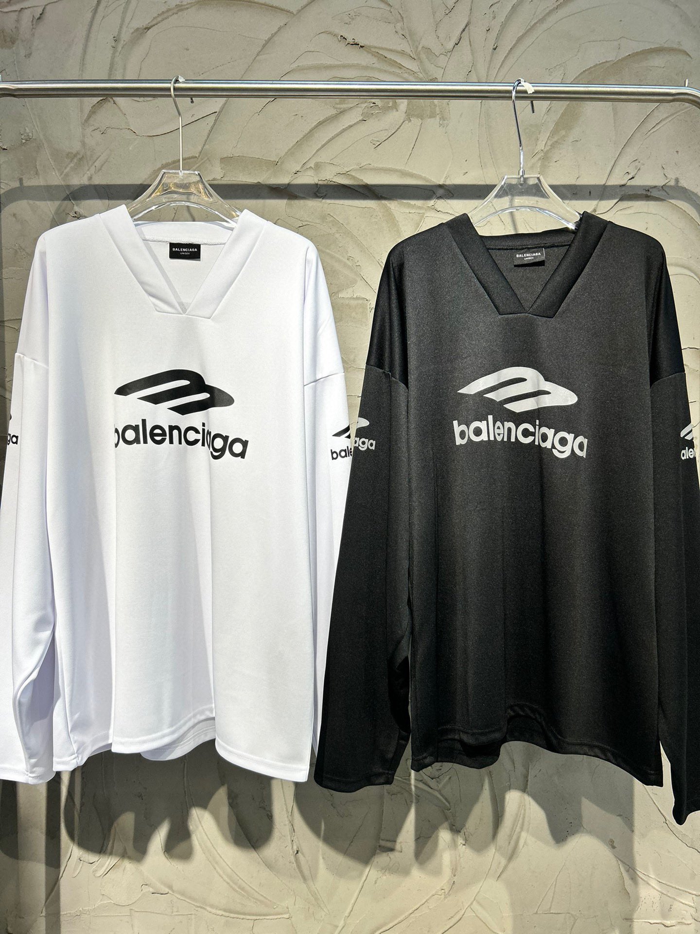 BALENCIAGA  3b Sports Icon Ski Long Sleeve T-Shirt Large Fit in Black（779988TPVQ51000）