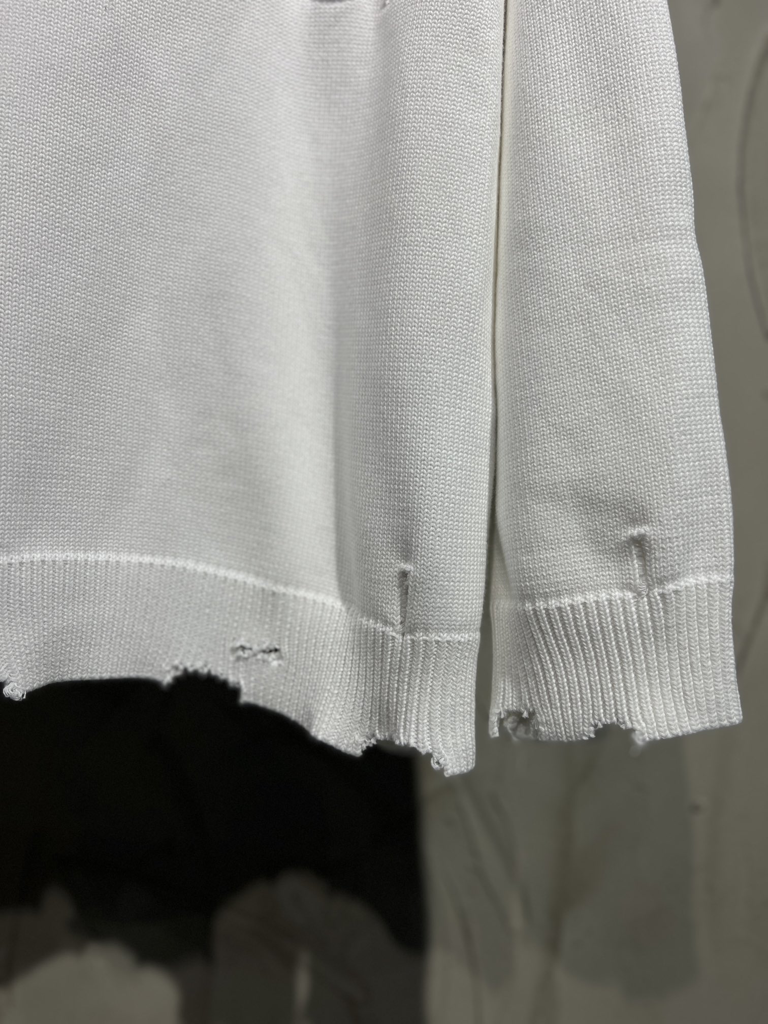 BALENCIAGA Crewneck Sweater Knitted Sweater (809099T33381300）