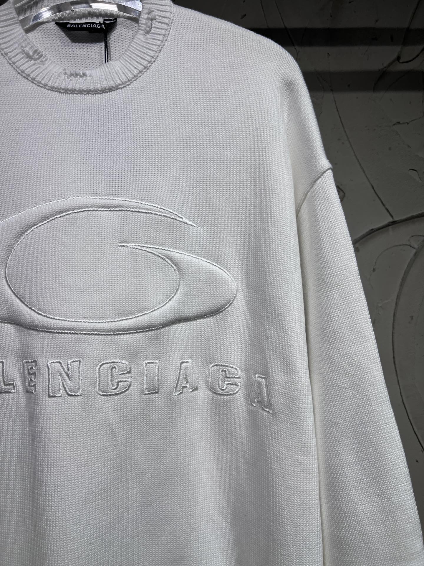 BALENCIAGA Crewneck Sweater Knitted Sweater (809099T33381300）