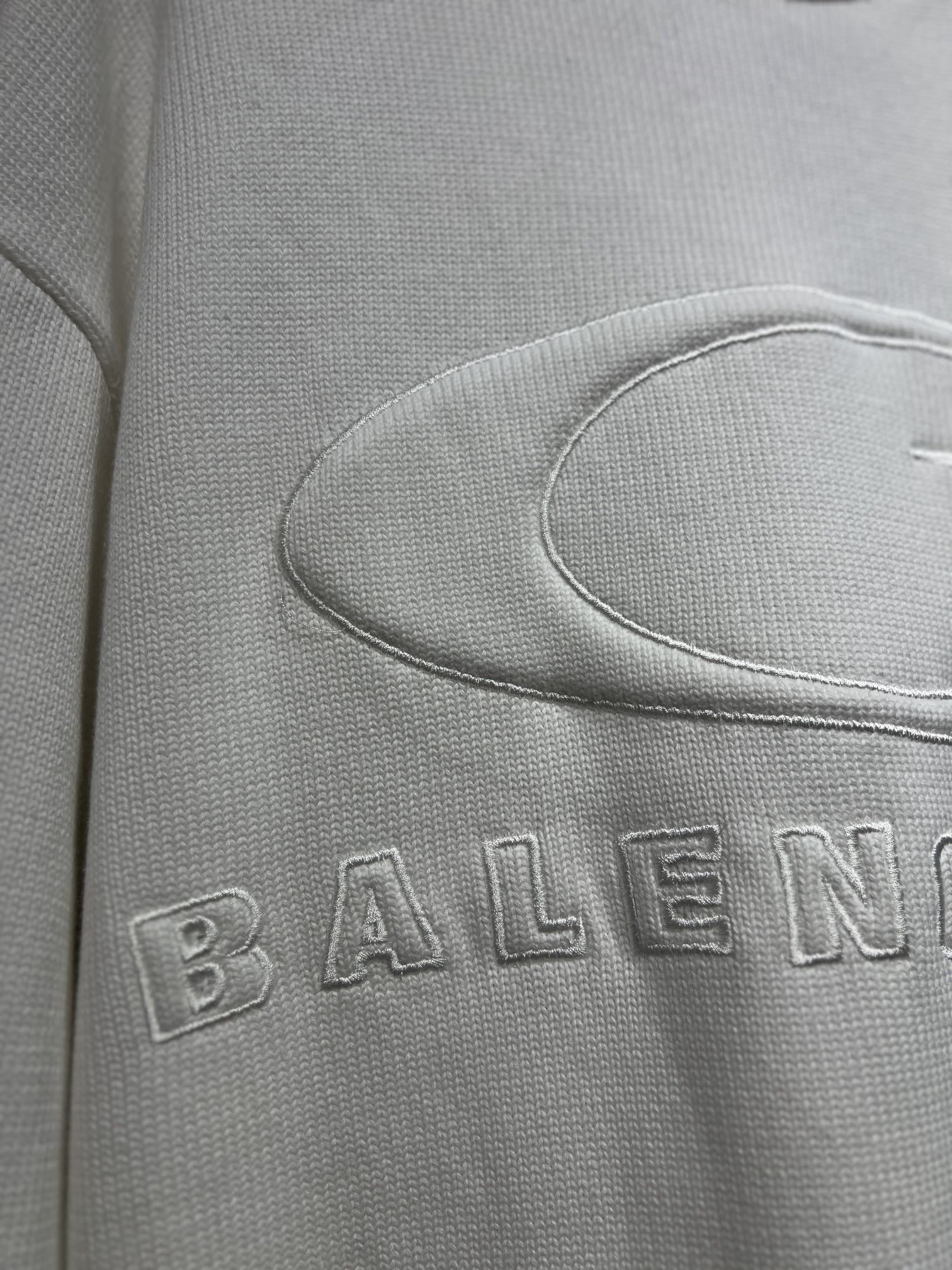 BALENCIAGA Crewneck Sweater Knitted Sweater (809099T33381300）