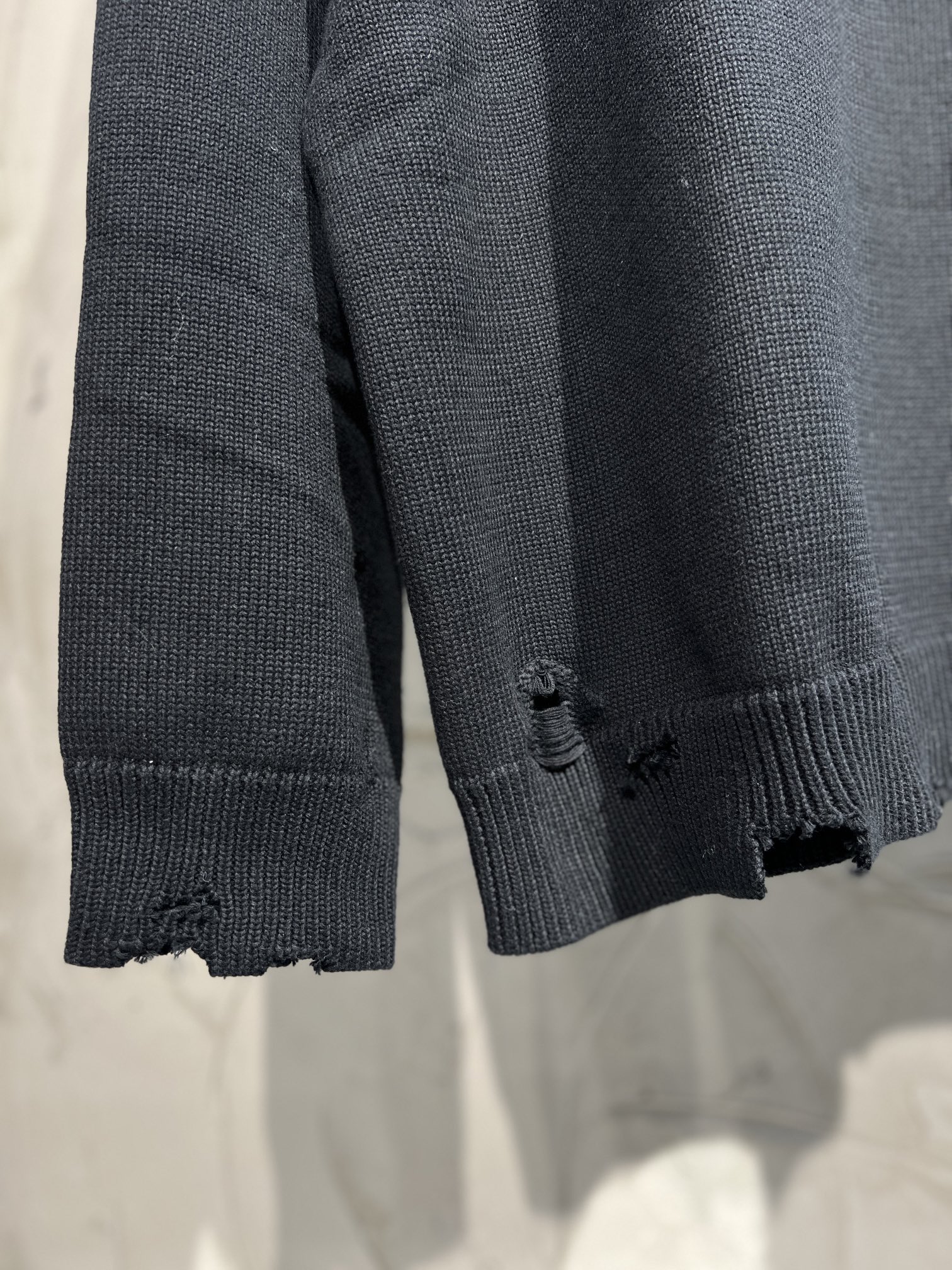 BALENCIAGA Crewneck Sweater Knitted Sweater (809099T33381300）