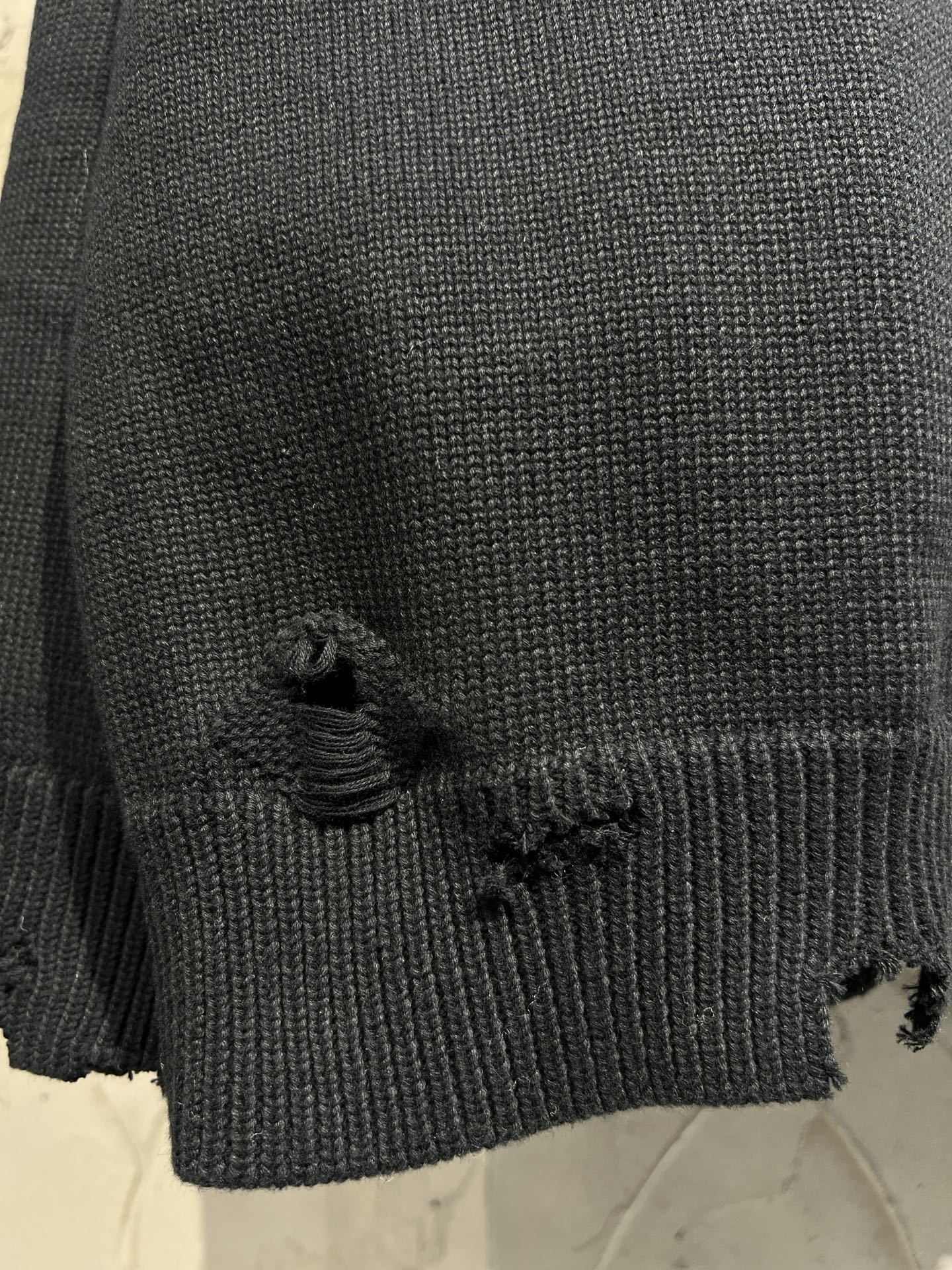 BALENCIAGA Crewneck Sweater Knitted Sweater (809099T33381300）