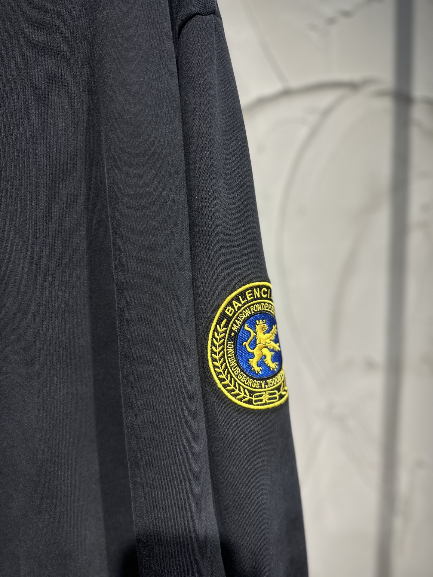 BALENCIAGA Men's Uniform Patch Zip-Up Hoodie Large Fit "Fade Black"（826162TSVH31041）