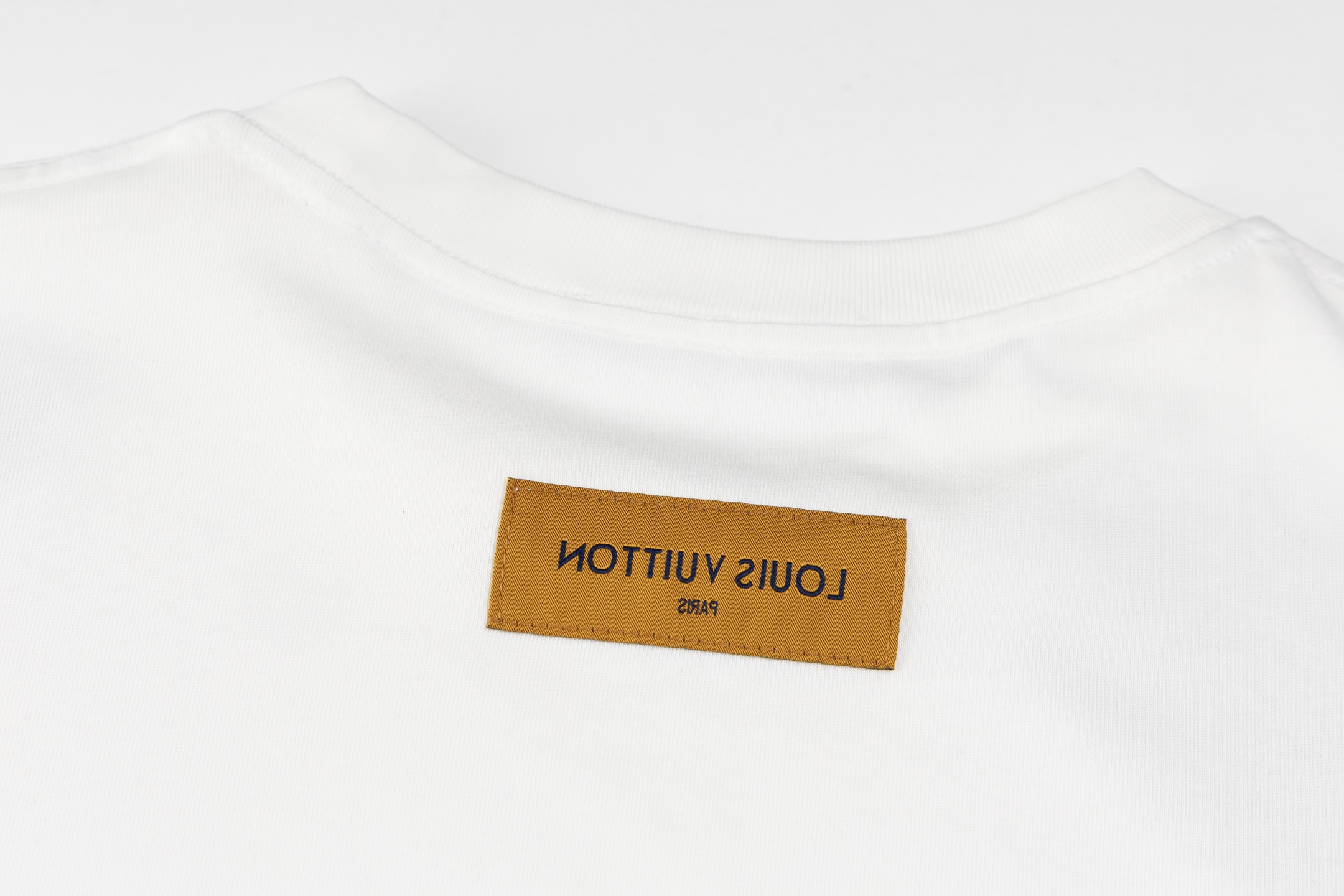 LOUIS VUITTON FW21 Tourist Vspurist Short Sleeve Men's White（1A971X）