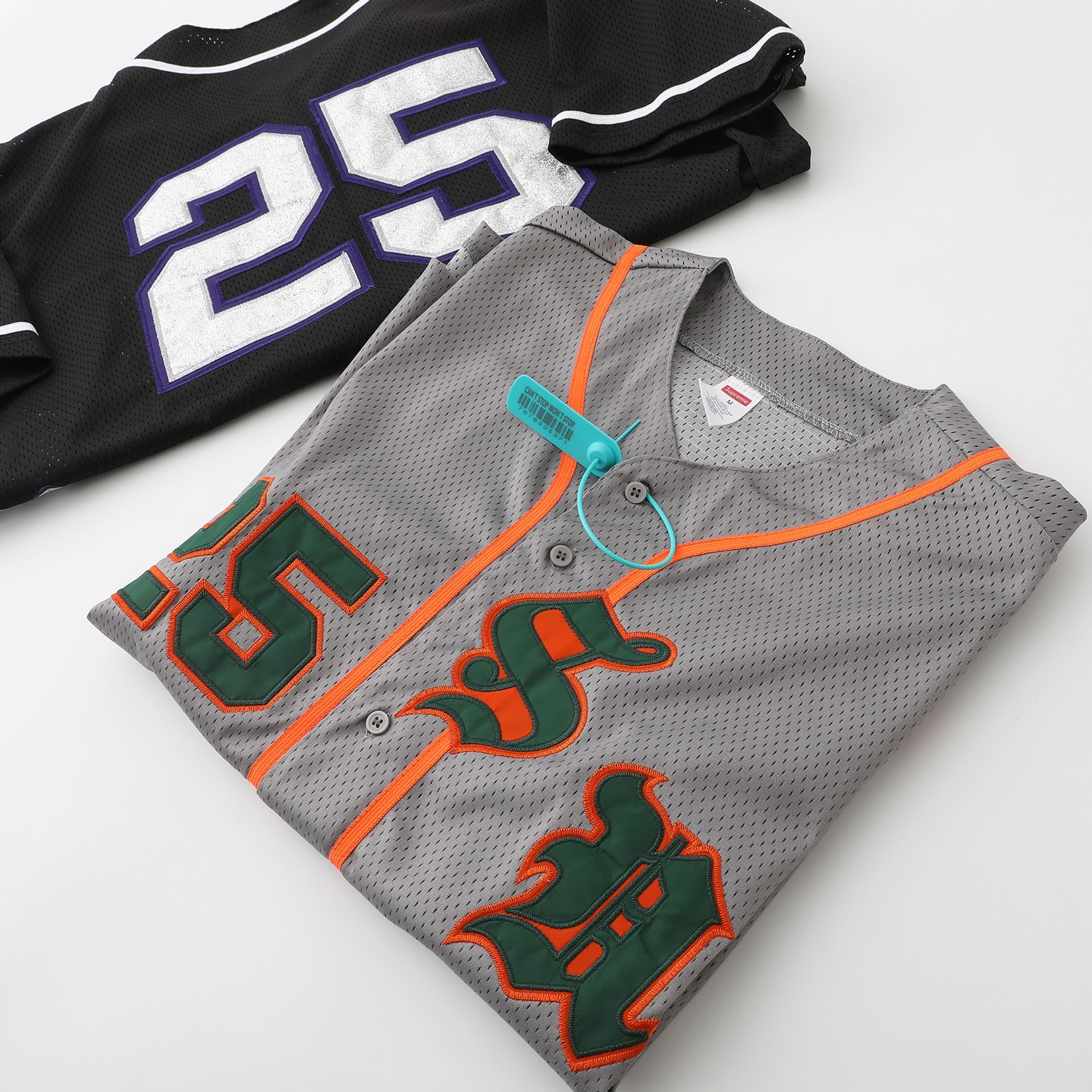 Supreme Old English Baseball Jersey（SUP-SS25-146）