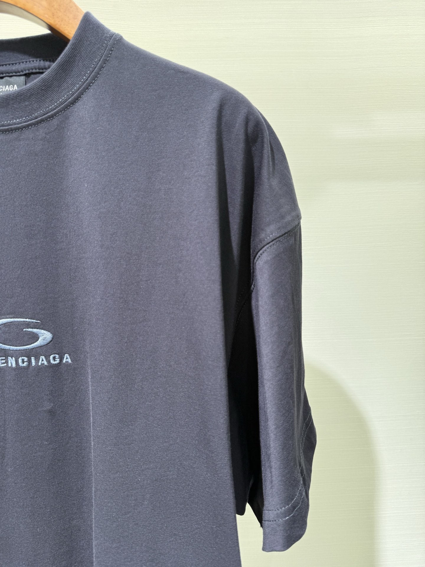 Balenciaga Men's Loop Sports Icon Oversized T-shirt in Black Faded (850345TTVH91041）