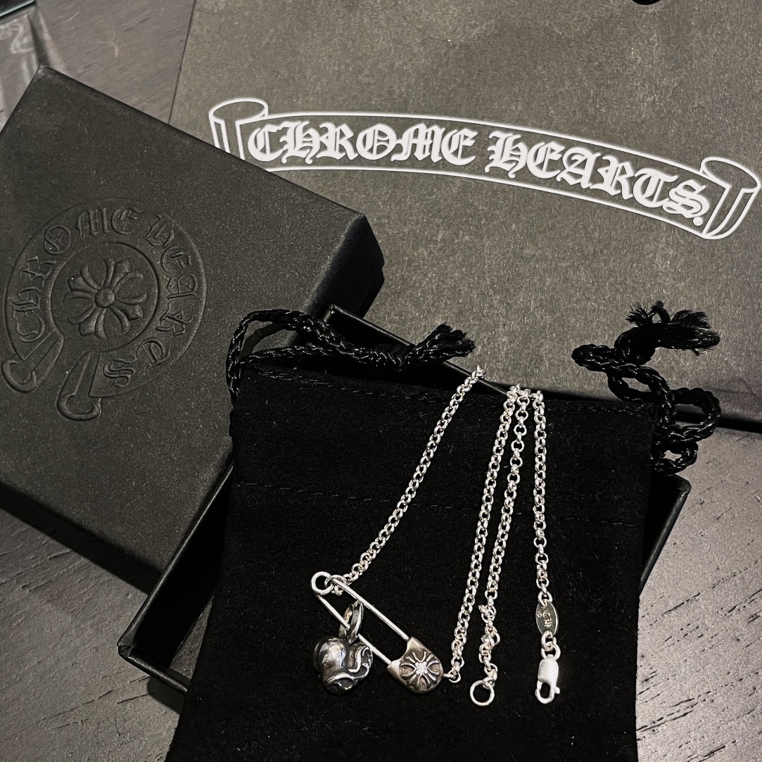 CHROME HEARTS Brooch Heart Necklace（CHROME HEARTS 251）