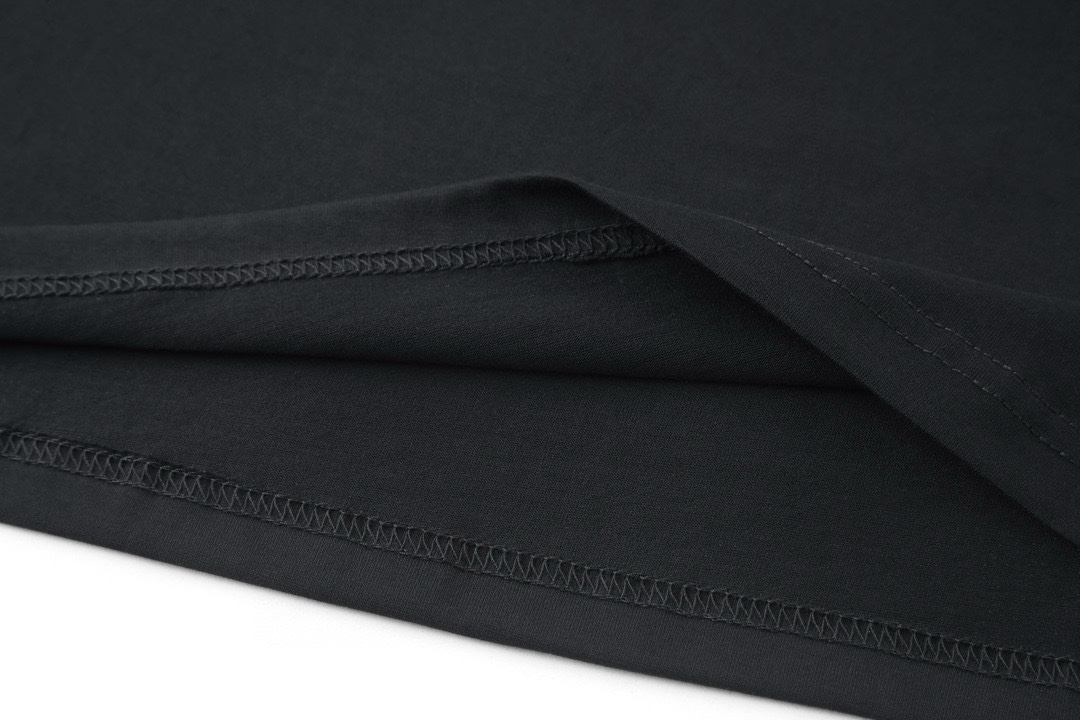 CELINE T-Shirts (2X56B671Q-38AW）