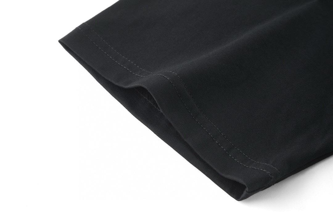 CELINE T-Shirts (2X56B671Q-38AW）