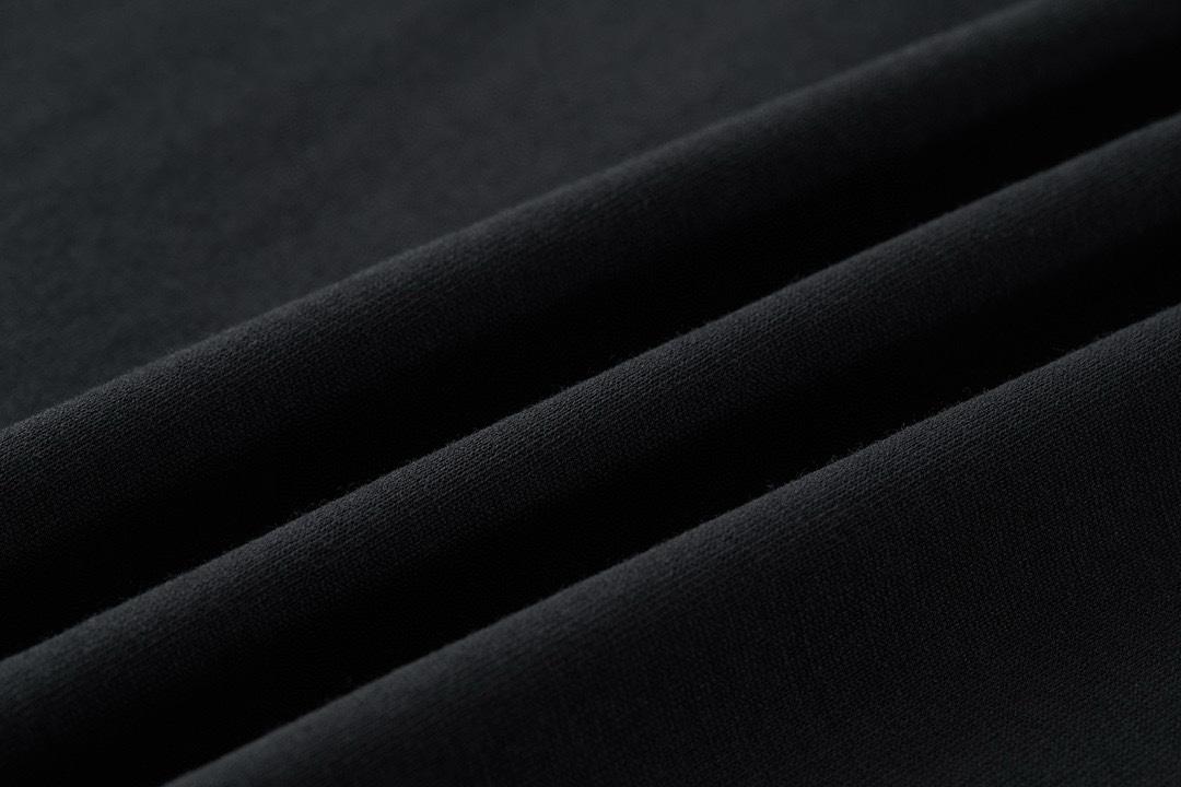 CELINE T-Shirts (2X56B671Q-38AW）