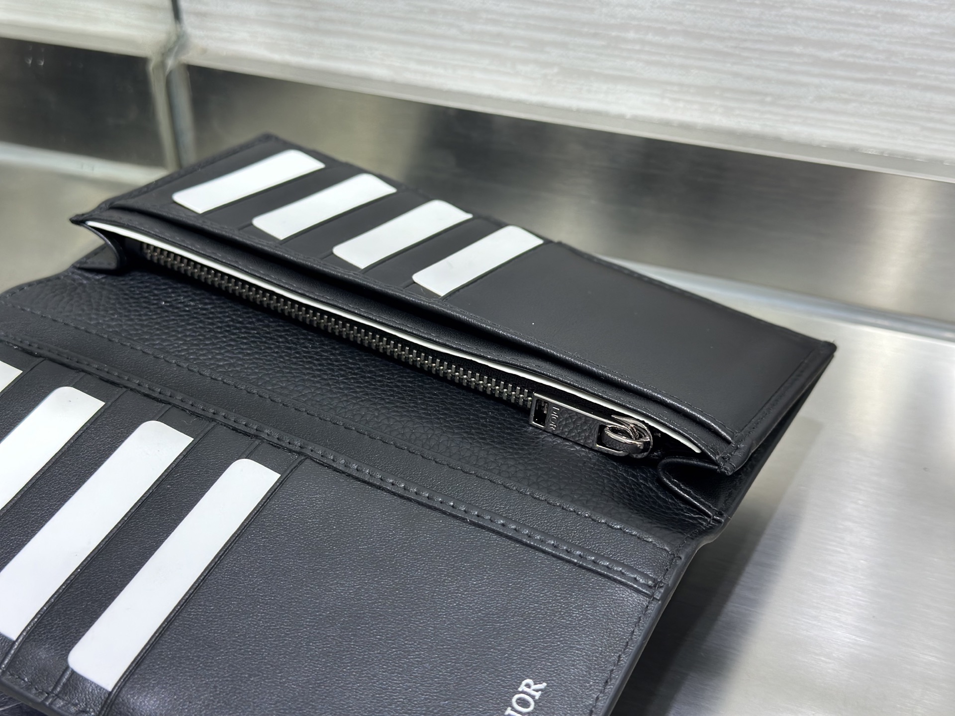 Dior Vertical Continental Wallet 2OBBC002YSE OBLIQUE（2OBBC002YSE-H03E）