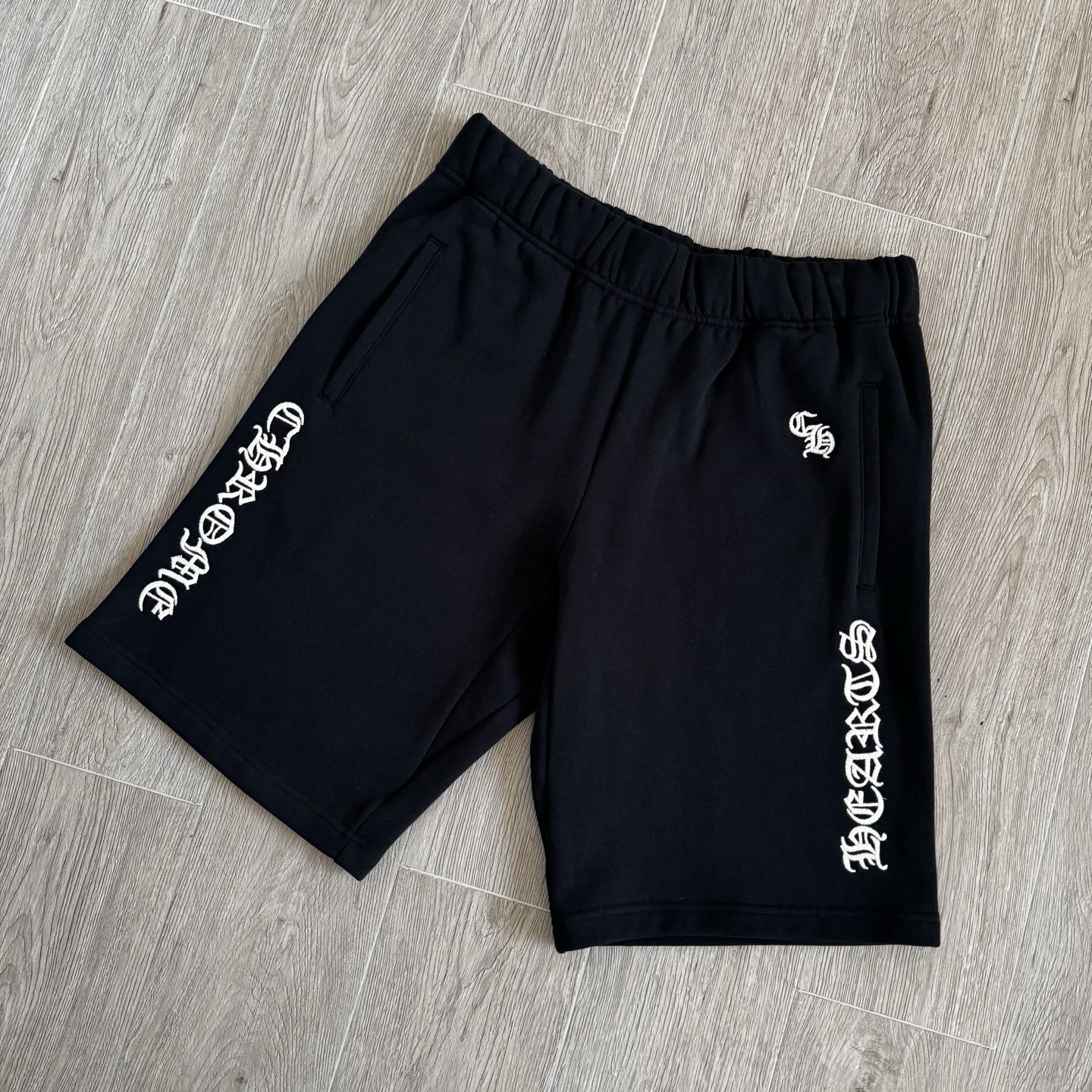 CHROME HEARTS SLO RIDE Scroll Label Sweat Shorts (CH-25-1112）