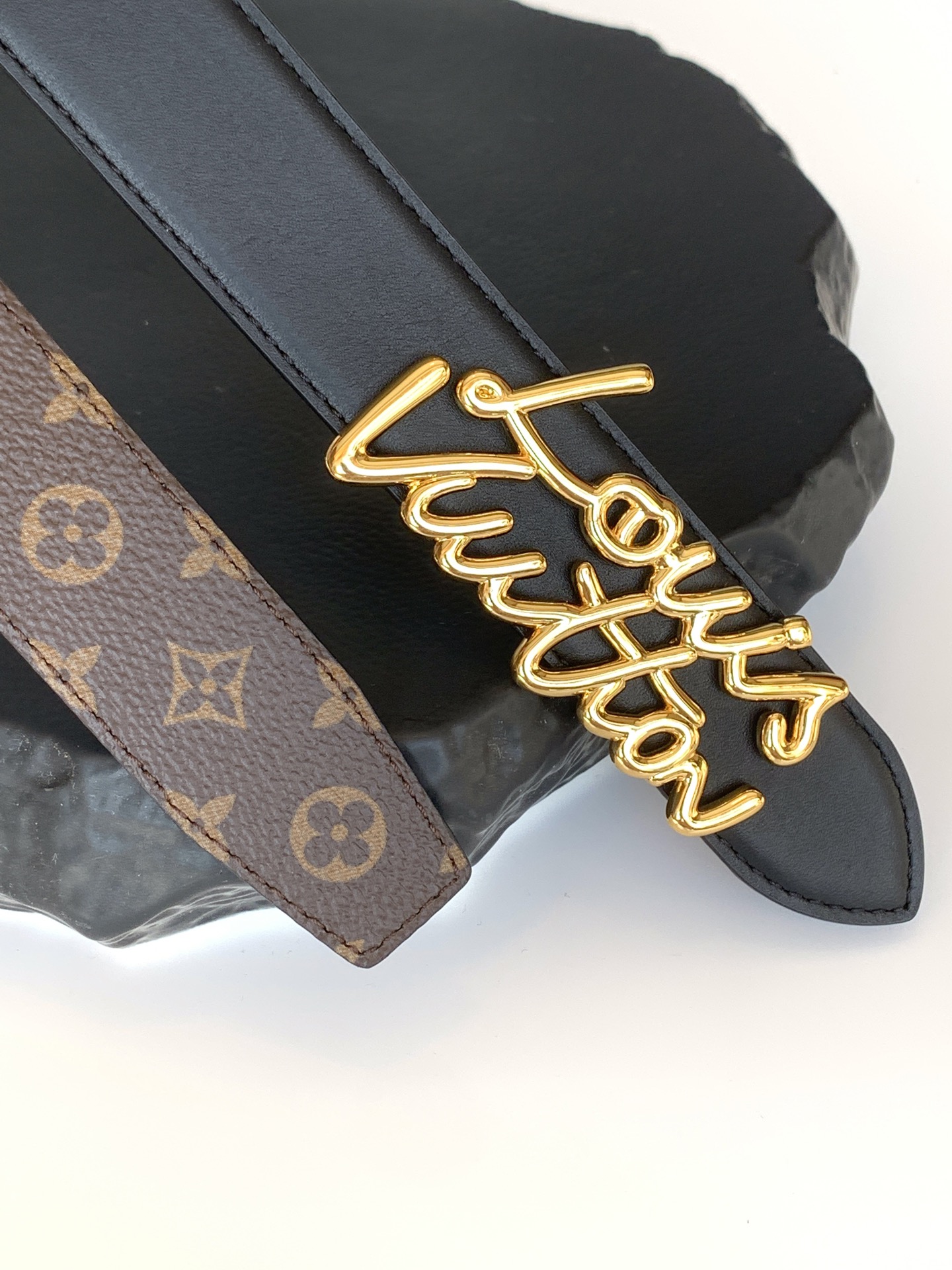 Louis Vuitton Script 30mm leather belt（M4472W）