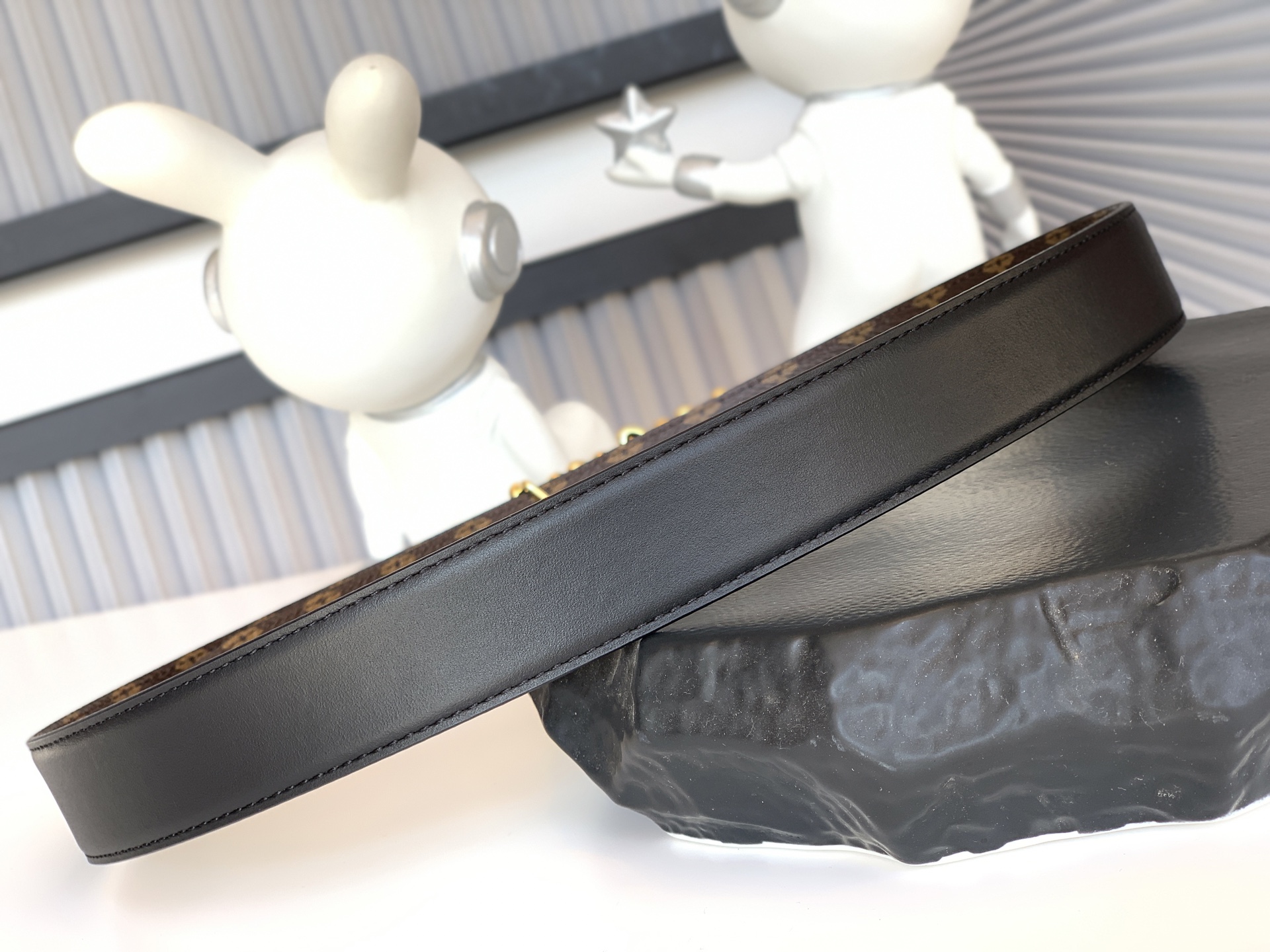 Louis Vuitton Script 30mm leather belt（M4472W）