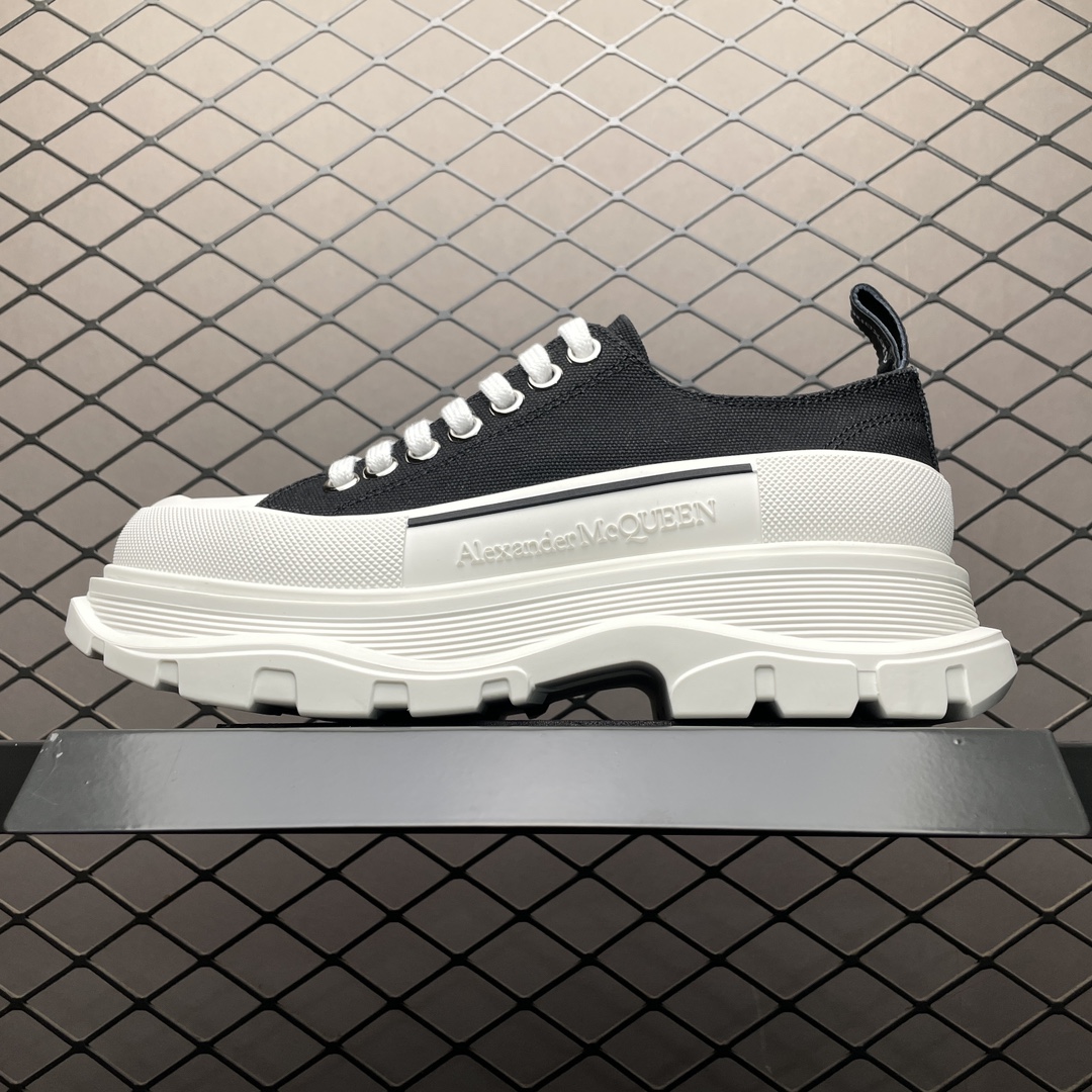 Alexander McQueen Tread Slick Low Lace Up Black White FW21(604257W4MV21070)