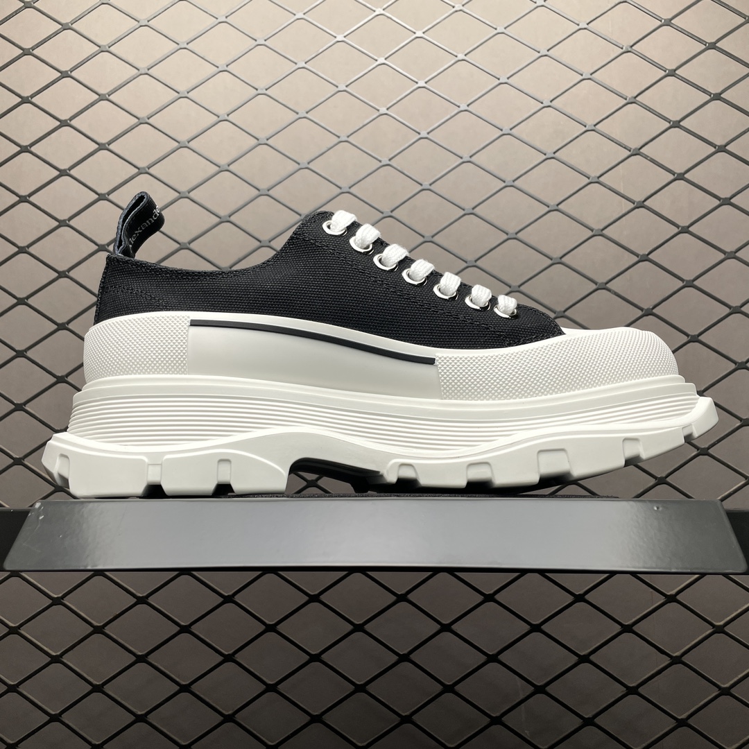 Alexander McQueen Tread Slick Low Lace Up Black White FW21(604257W4MV21070)