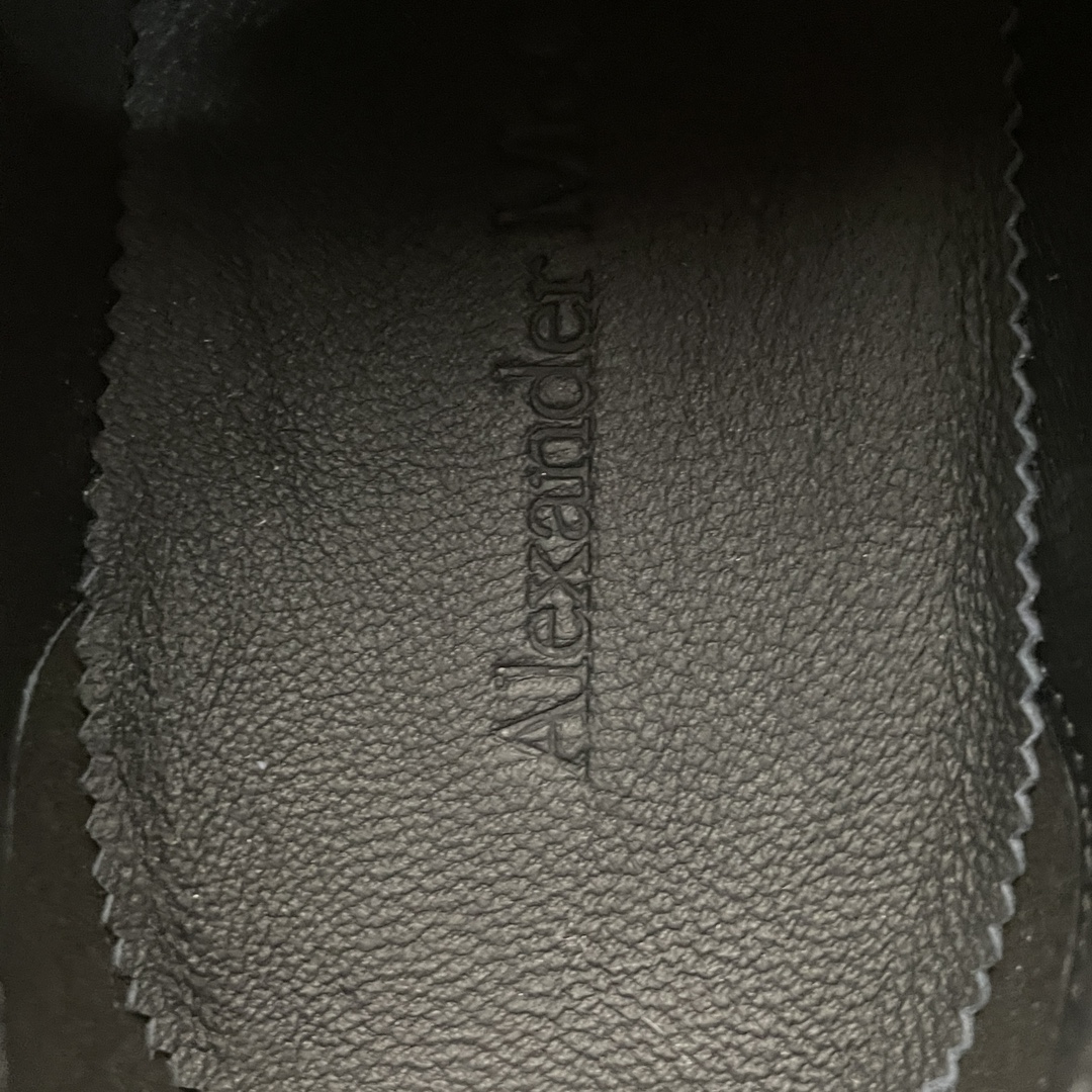 Alexander McQueen Tread Slick Low Lace Up Black White FW21(604257W4MV21070)