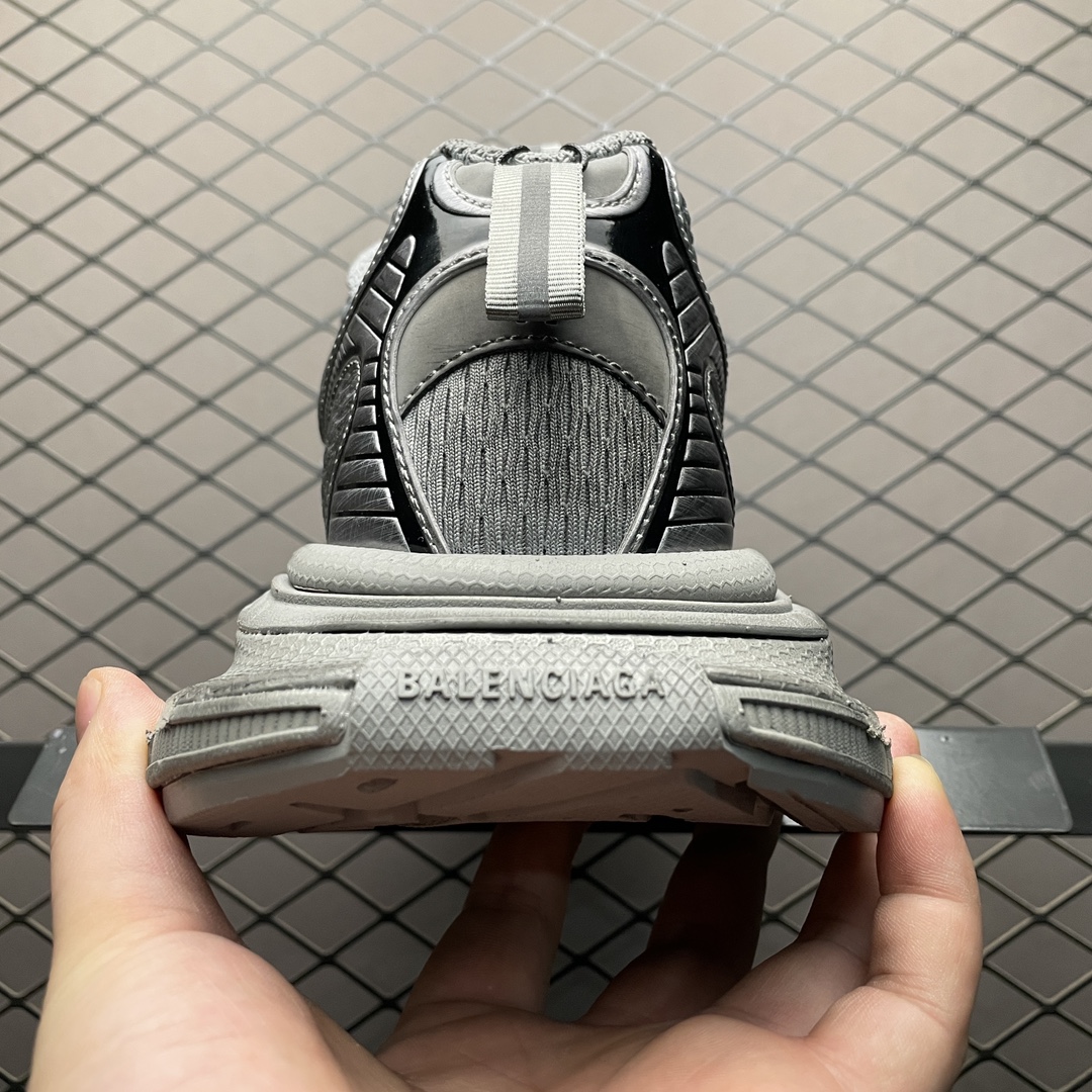 BALENCIAGA 3XL Sneakers in Grey/Black（734731W3XL11210）