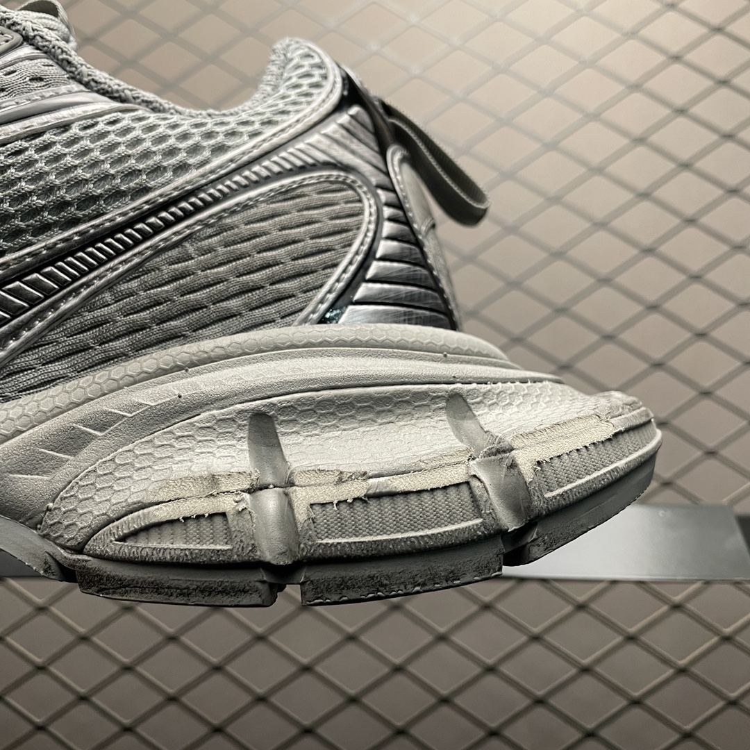 BALENCIAGA 3XL Sneakers in Grey/Black（734731W3XL11210）