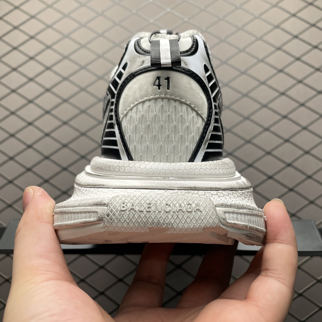 BALENCIAGA 3XL Sneaker "Off White/Black"（734734W3XL49710）