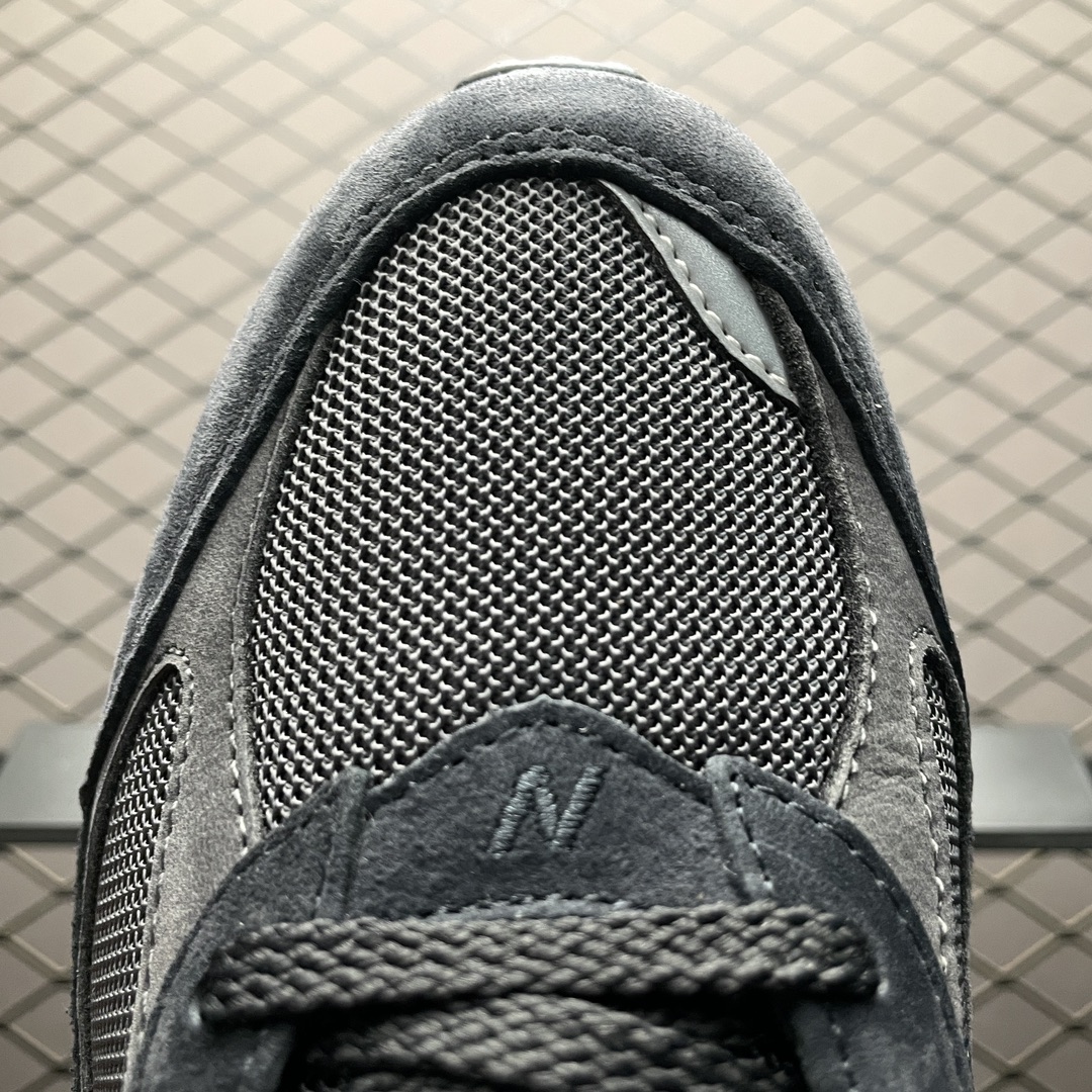 New Balance 2002R "Black/Grey"(M2002RBV）