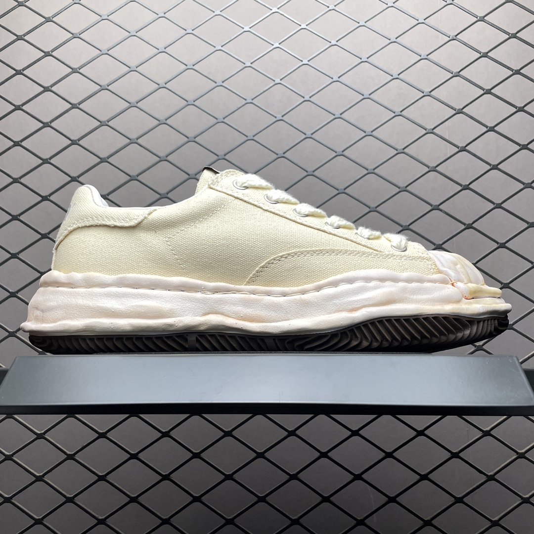 Maison MIHARA YASUHIRO BLAKEY OG Sole Suede Low-top Sneaker "White" (A13FW726-WHITE)