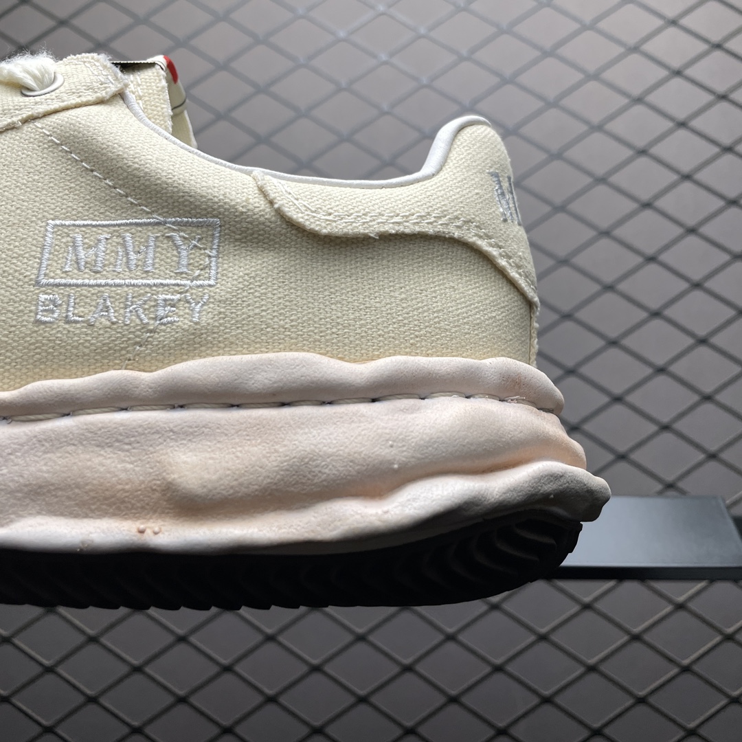 Maison MIHARA YASUHIRO BLAKEY OG Sole Suede Low-top Sneaker "White" (A13FW726-WHITE)