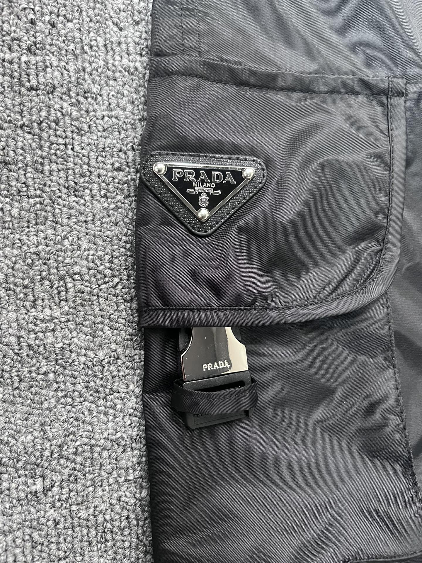 Prada Men's Black Polyamide Pants（SPH130S211-1WQ8-F0002）