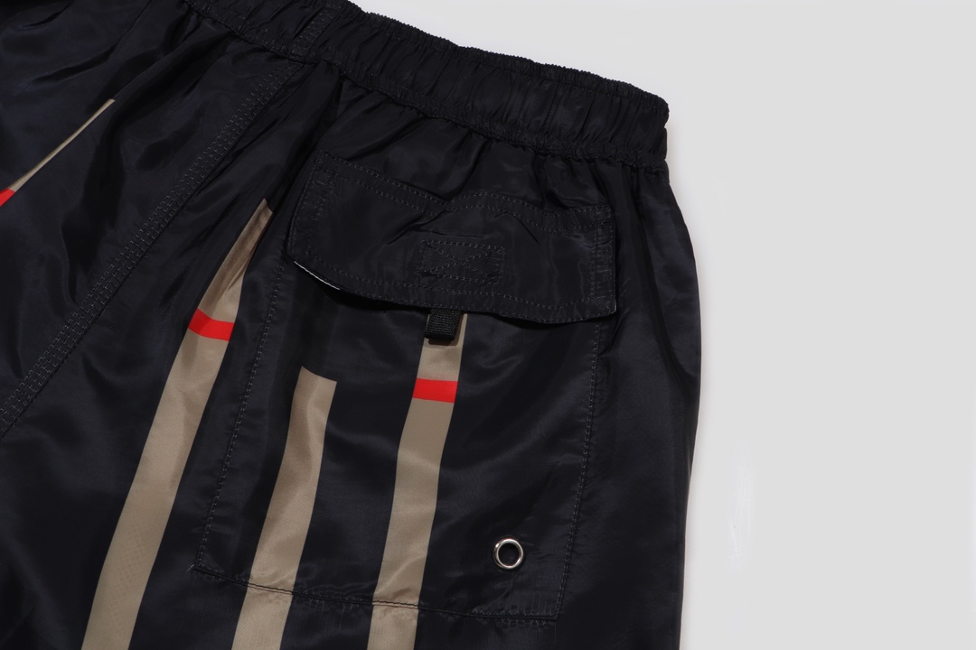 Burberry Martin Shorts Black Multi（80556751）