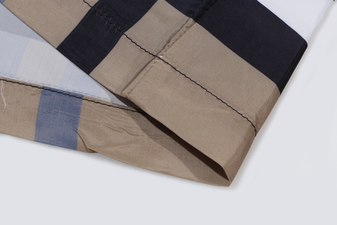 Burberry Martin Shorts Black Multi（80556751）