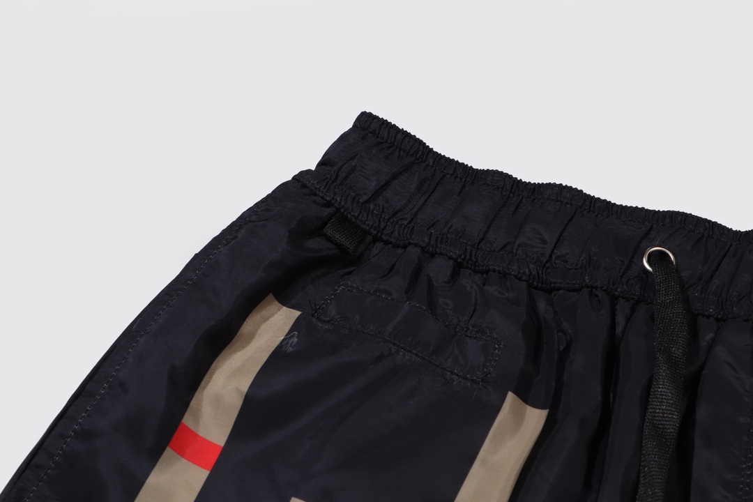 Burberry Martin Shorts Black Multi（80556751）
