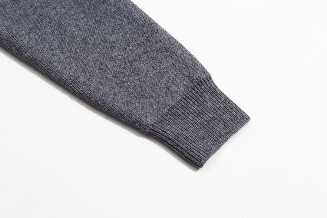 MIU MIU logo embroidered wool cardigan（MMF796-13JS-F0031-S-232）