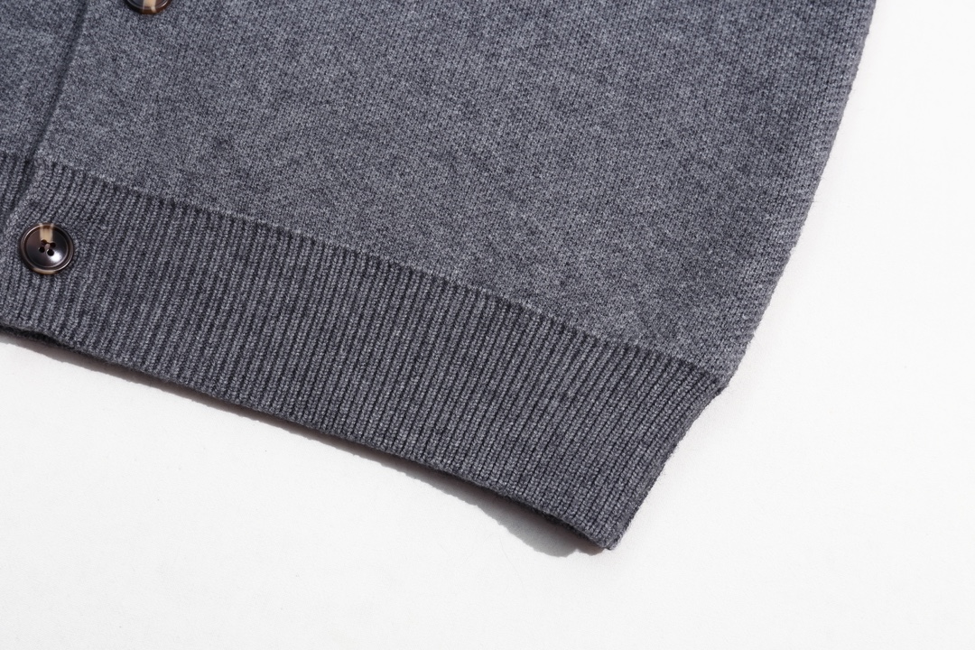 MIU MIU logo embroidered wool cardigan（MMF796-13JS-F0031-S-232）