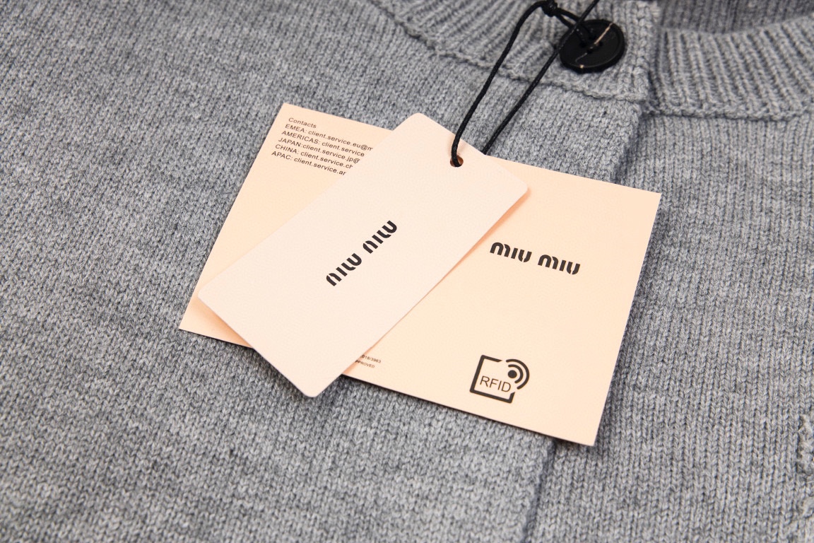 MIU MIU logo embroidered wool cardigan（MMF796-13JS-F0031-S-232）