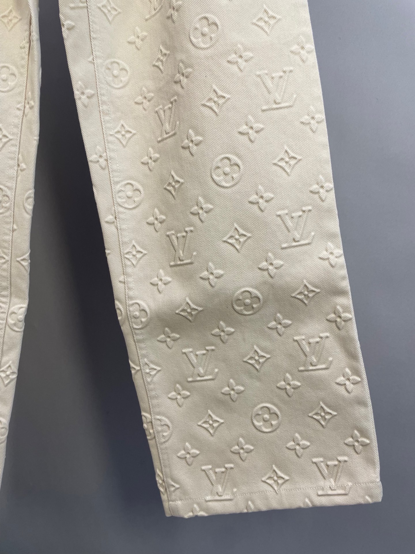 Louis Vuitton Monogram Embossed Skate Pants（1AHBLK）