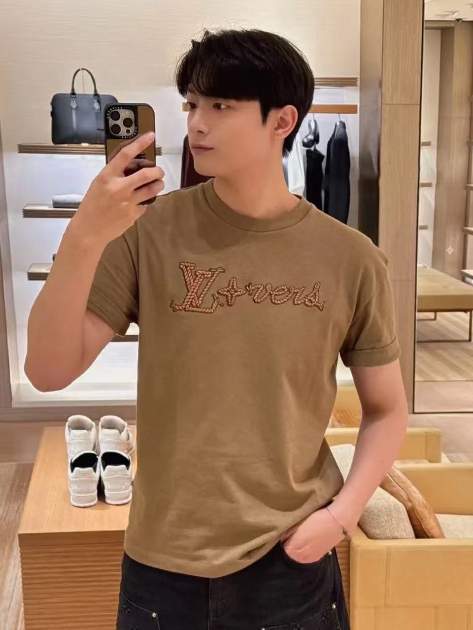 Louis Vuitton Embroidered Signature Cotton T-Shirt（1AFXP1）