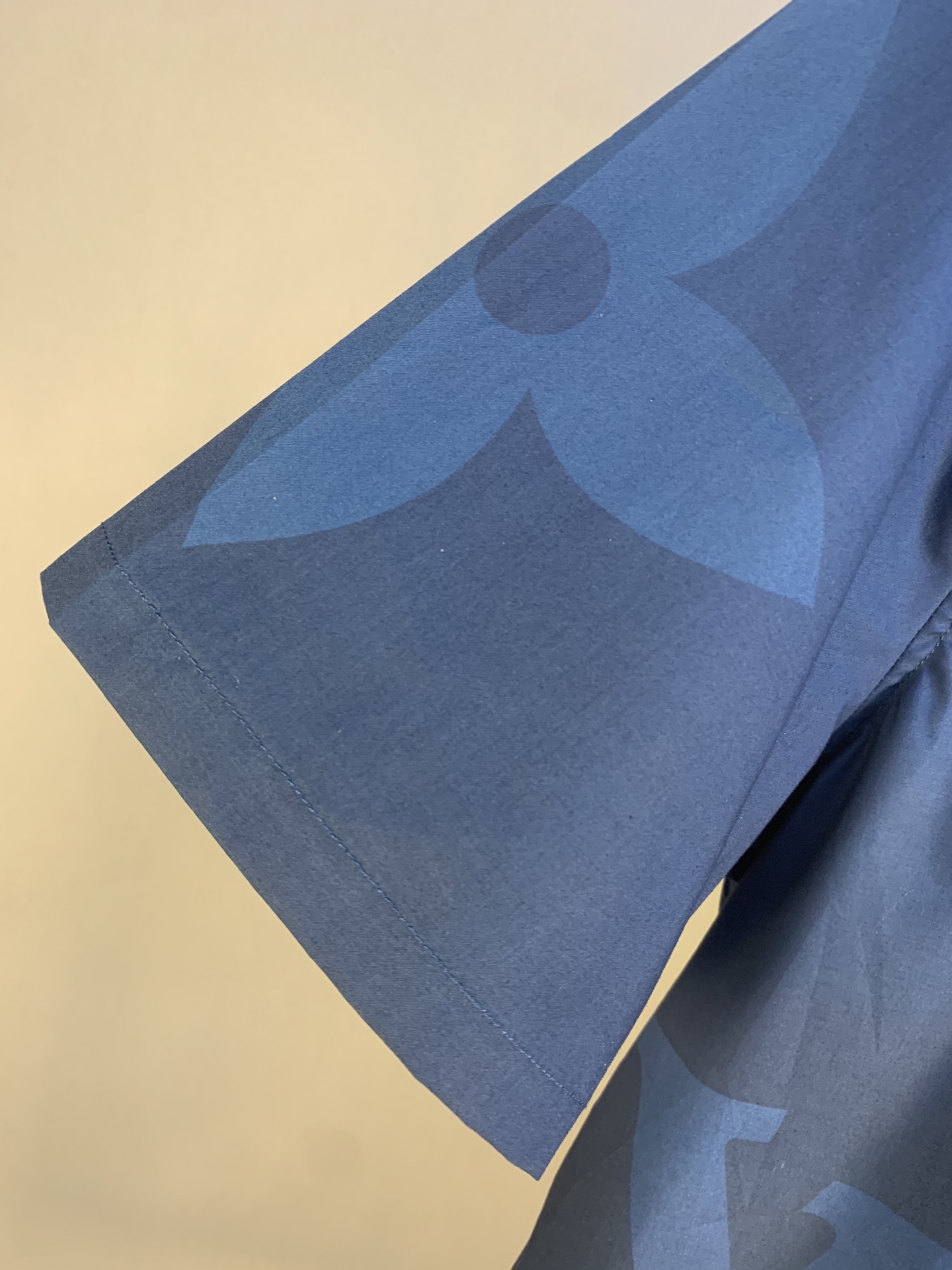 Louis Vuitton Monogram print short sleeve shirt（1AFXUJ）