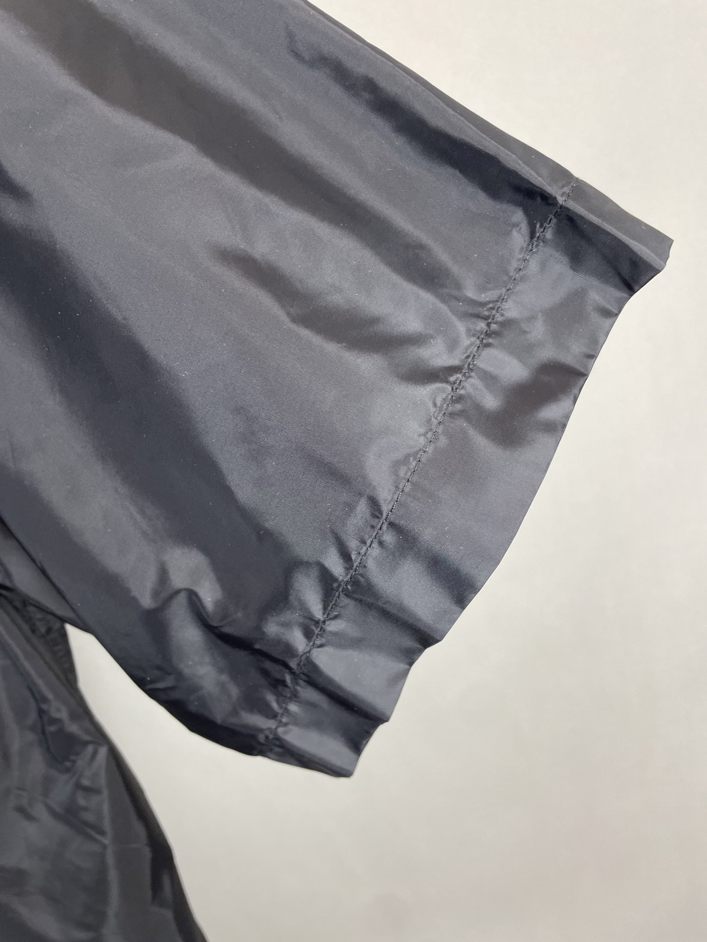 PRADA SHORT-SLEEVED SHIRTS  (SC758-1WQ9-F0161-S-OOO）