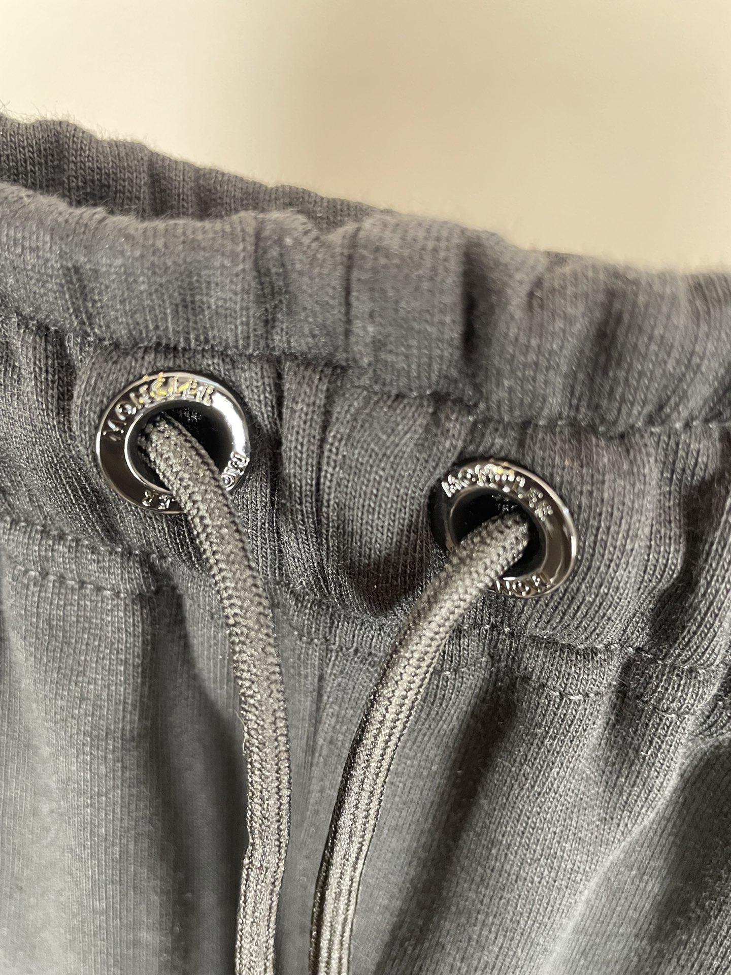 Moncler x FRGMT shorts（K109U8H00001M5214999）