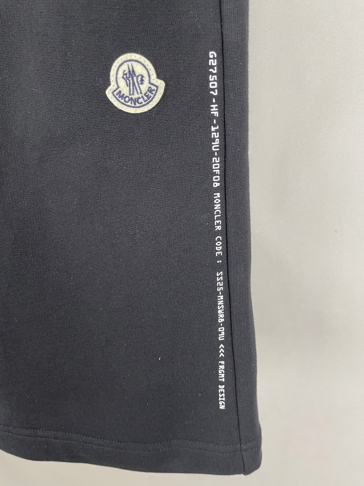Moncler x FRGMT shorts（K109U8H00001M5214999）